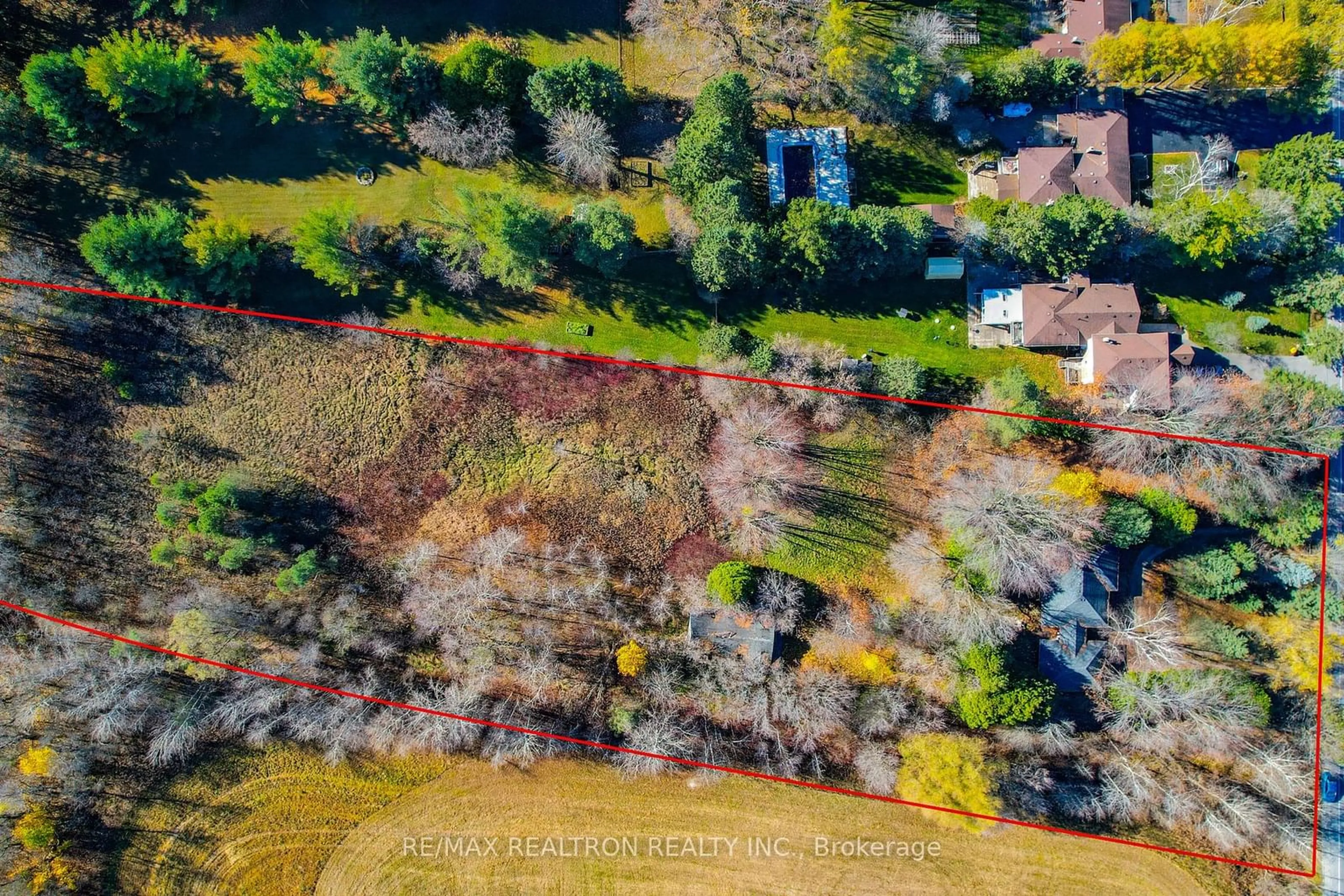 Frontside or backside of a home, the fenced backyard for 5457 Aurora Rd, Whitchurch-Stouffville Ontario L4A 7X4