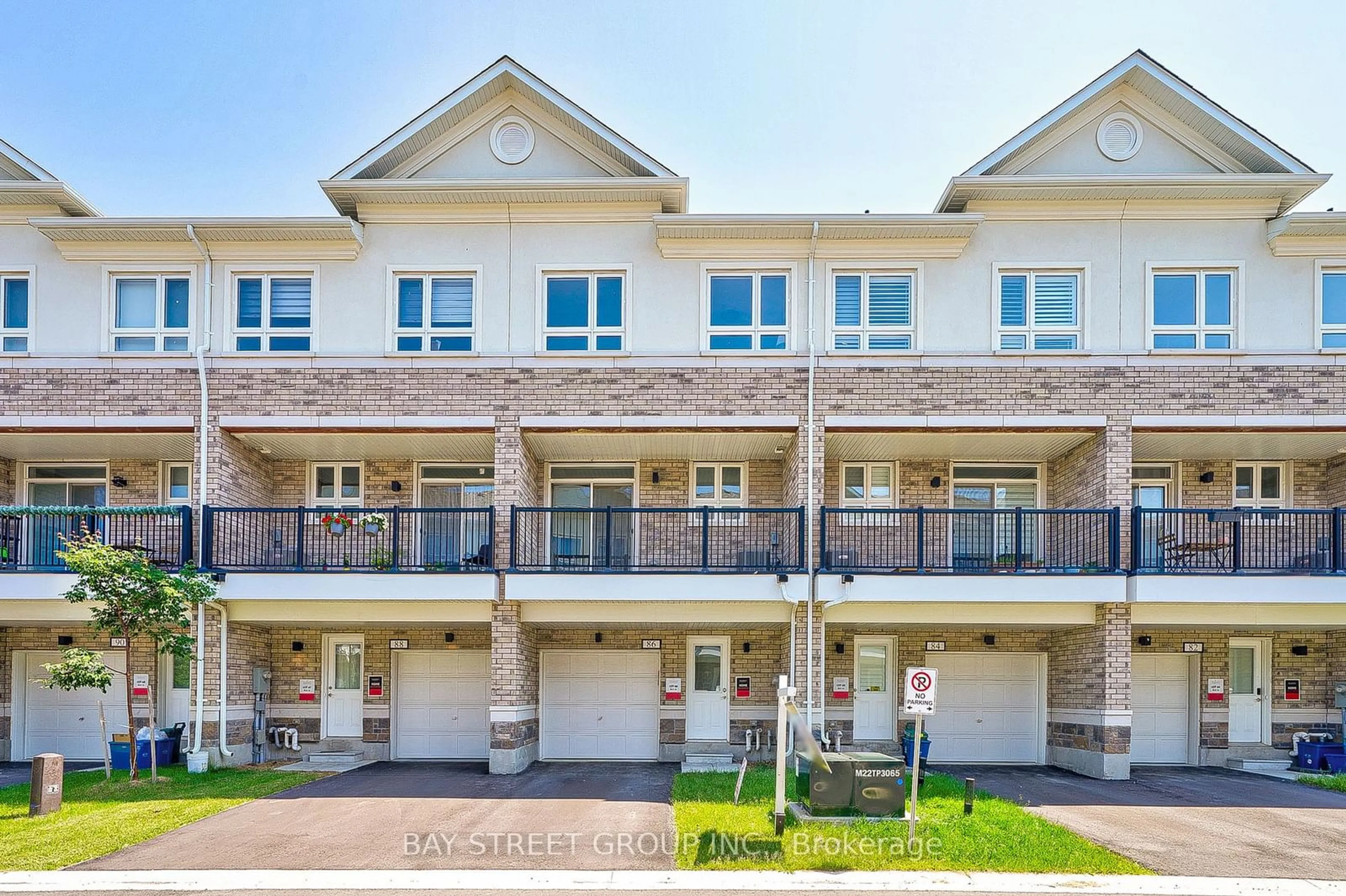 A pic from exterior of the house or condo, the street view for 86 Chicago Lane, Markham Ontario L6E 0V6