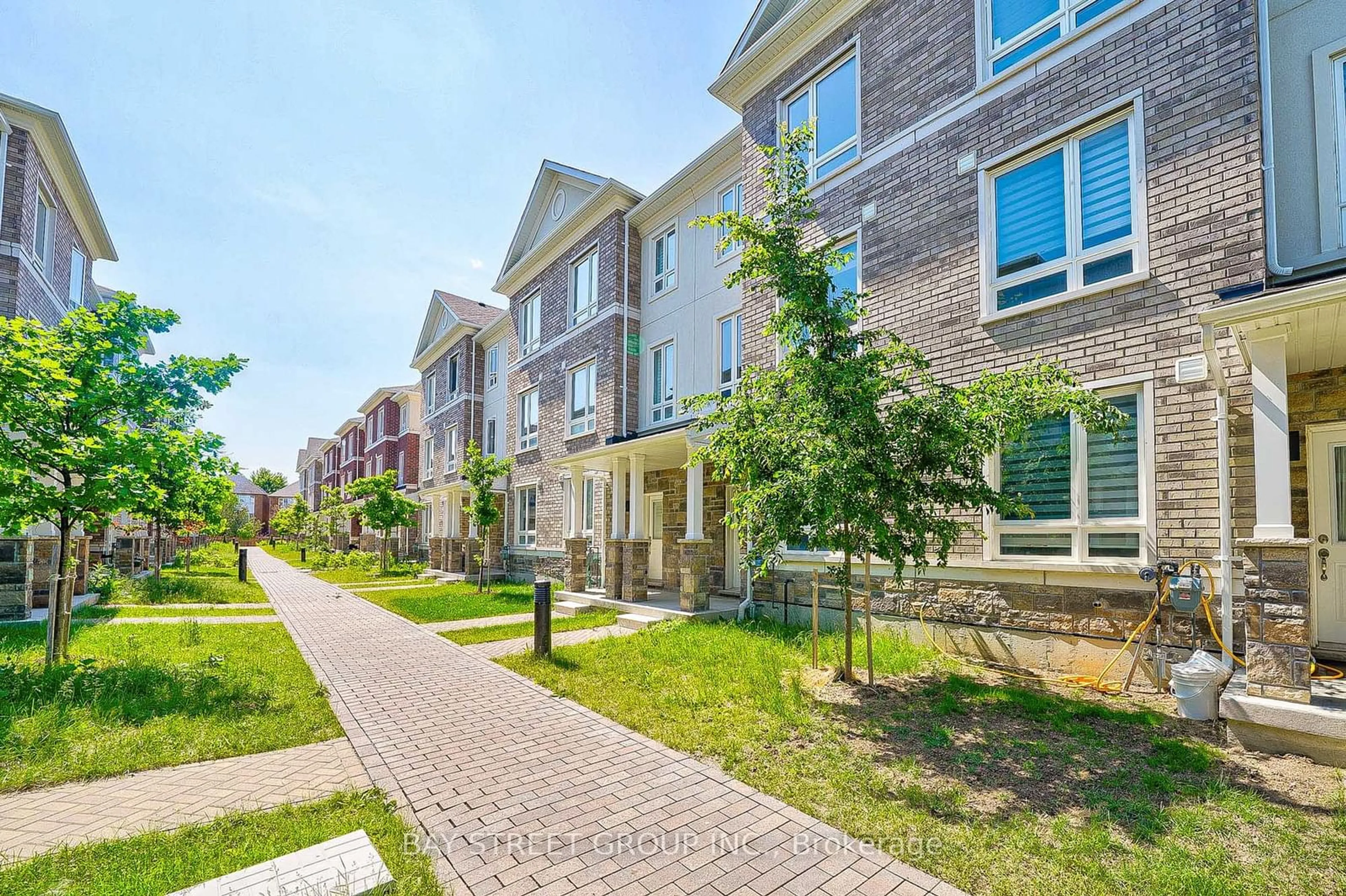 A pic from exterior of the house or condo, the street view for 86 Chicago Lane, Markham Ontario L6E 0V6