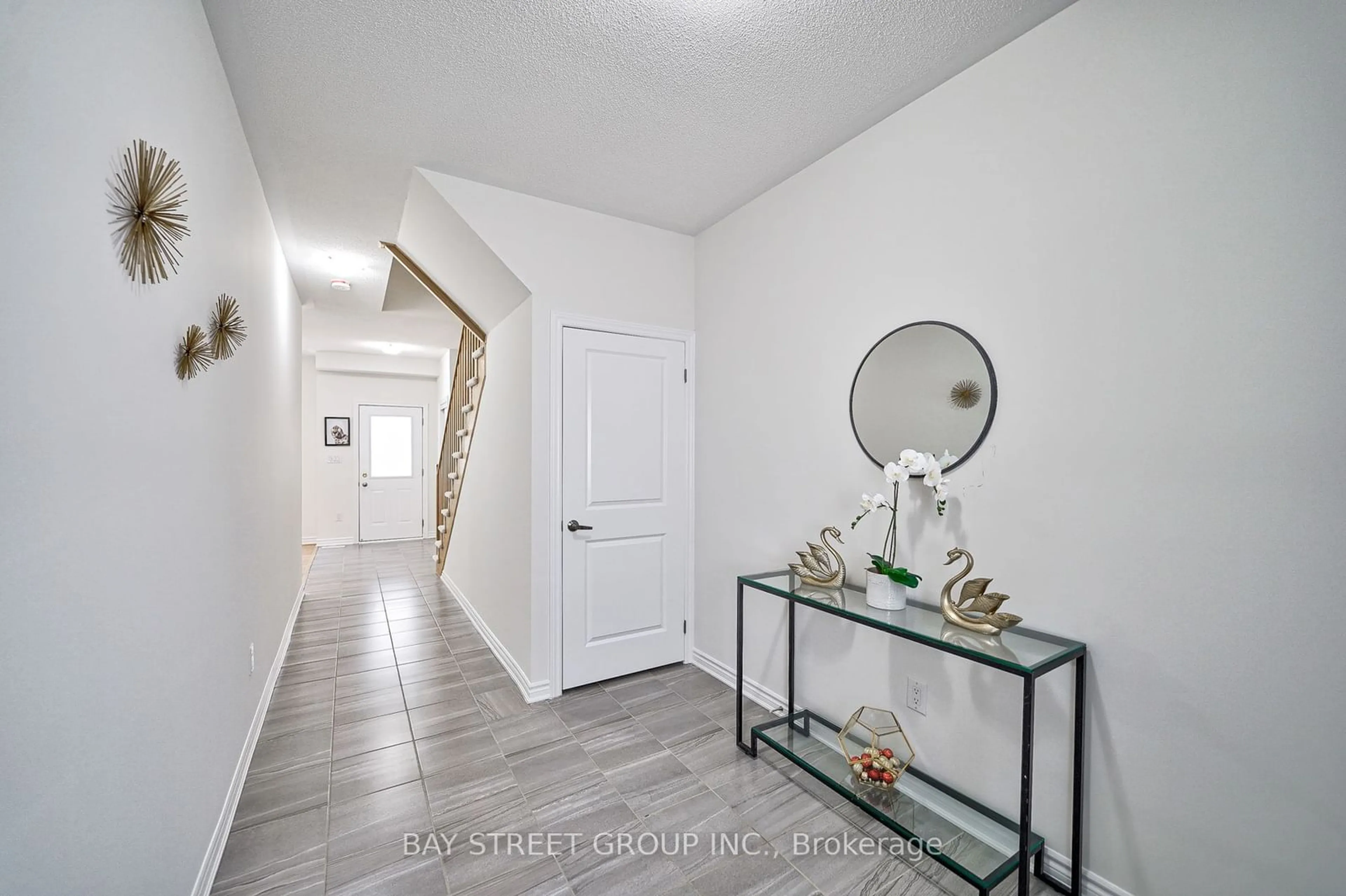 Indoor entryway, wood floors for 86 Chicago Lane, Markham Ontario L6E 0V6