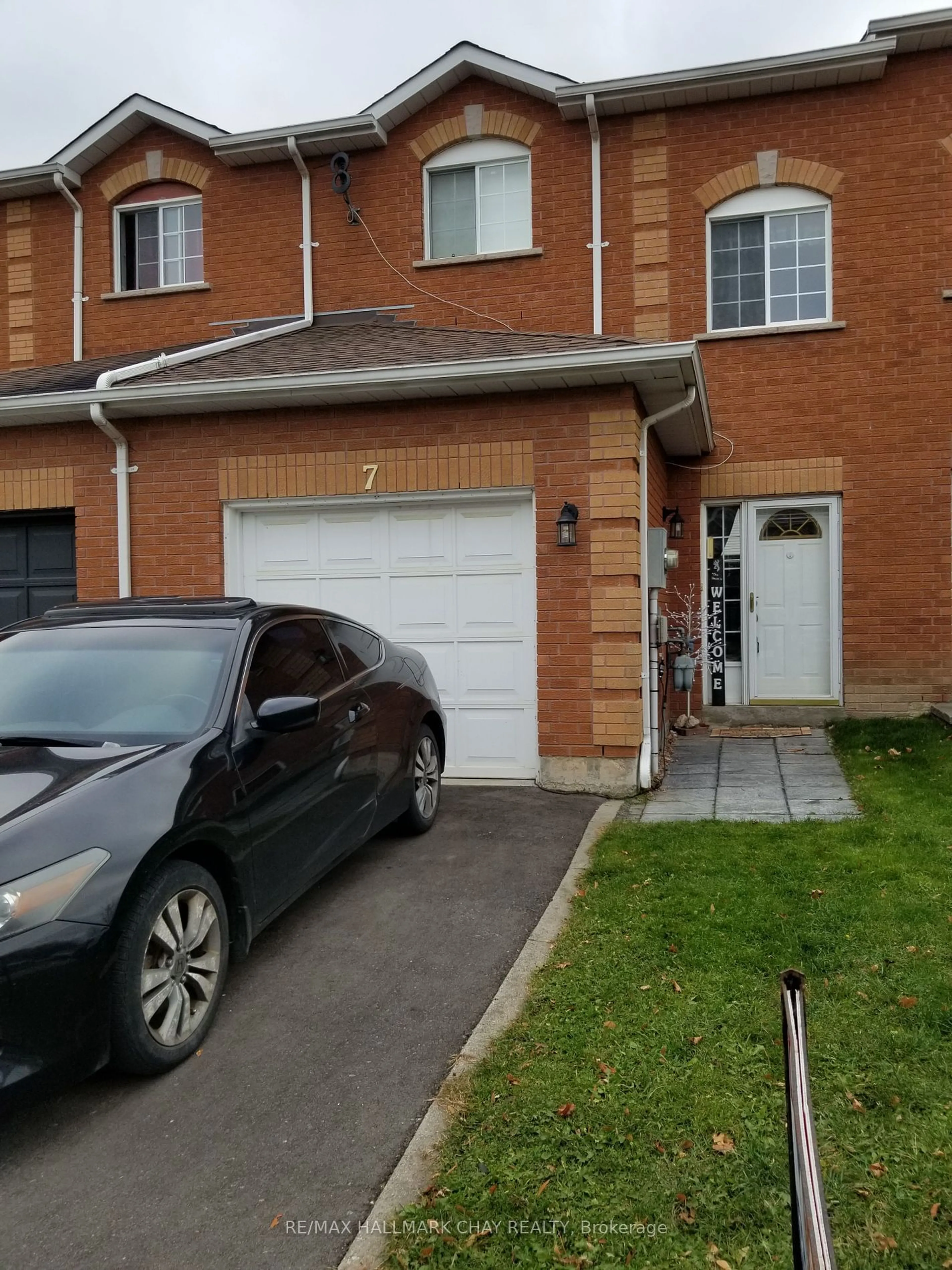 A pic from exterior of the house or condo, the street view for 7 O'Leary Crt, New Tecumseth Ontario L0G 1W0