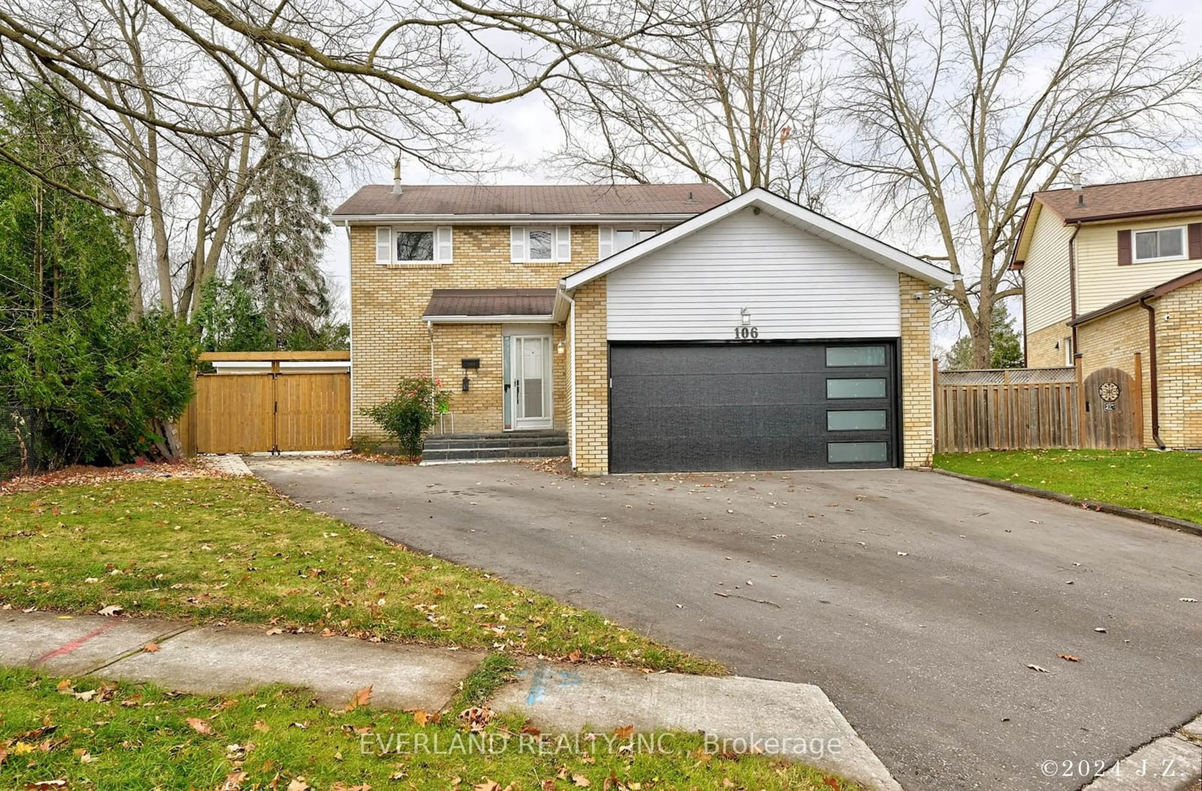 Frontside or backside of a home, cottage for 106 Wesley St, Newmarket Ontario L3Y 3N8