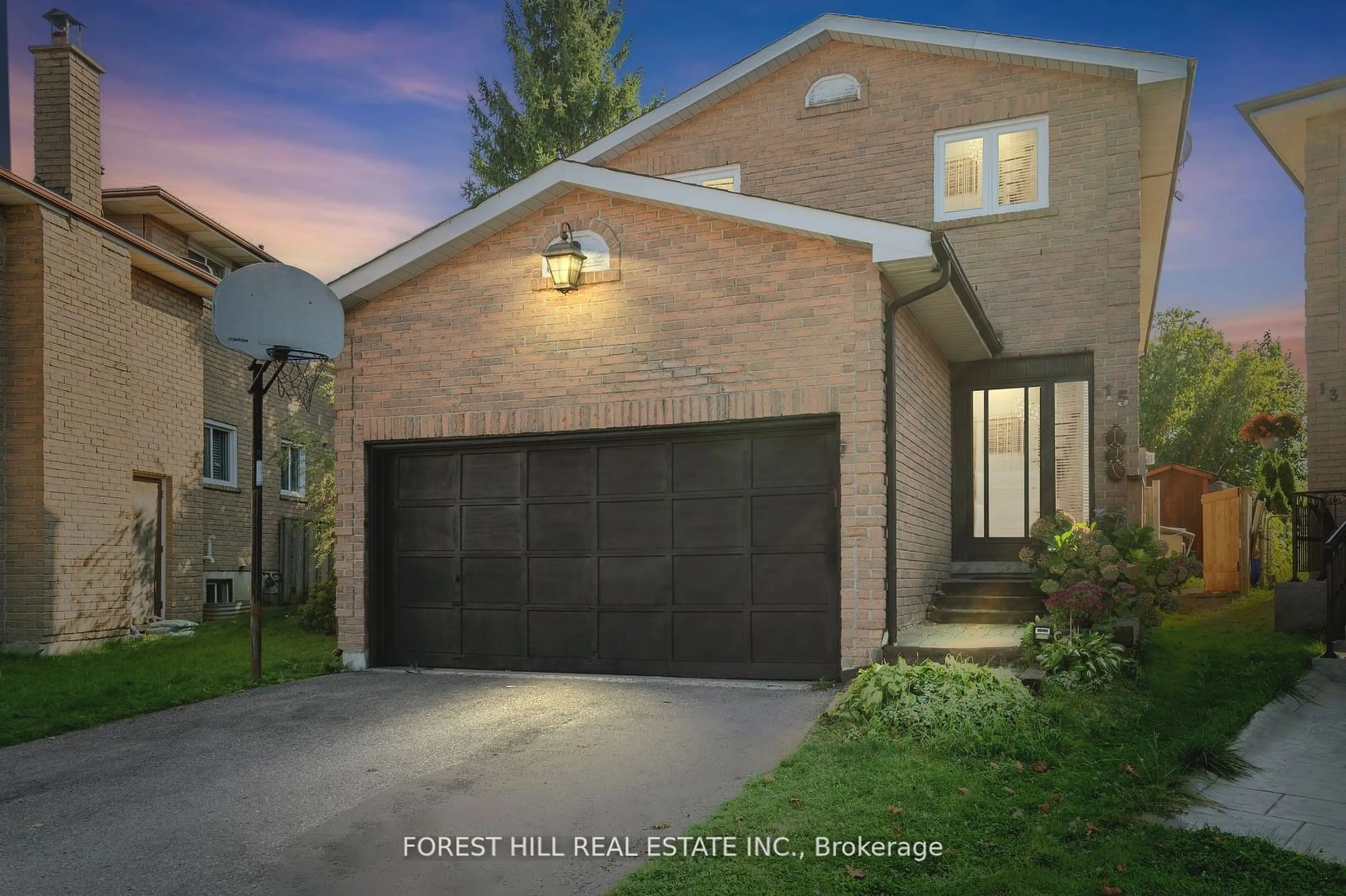 Frontside or backside of a home, cottage for 15 Miles Crt, Richmond Hill Ontario L4C 5P7