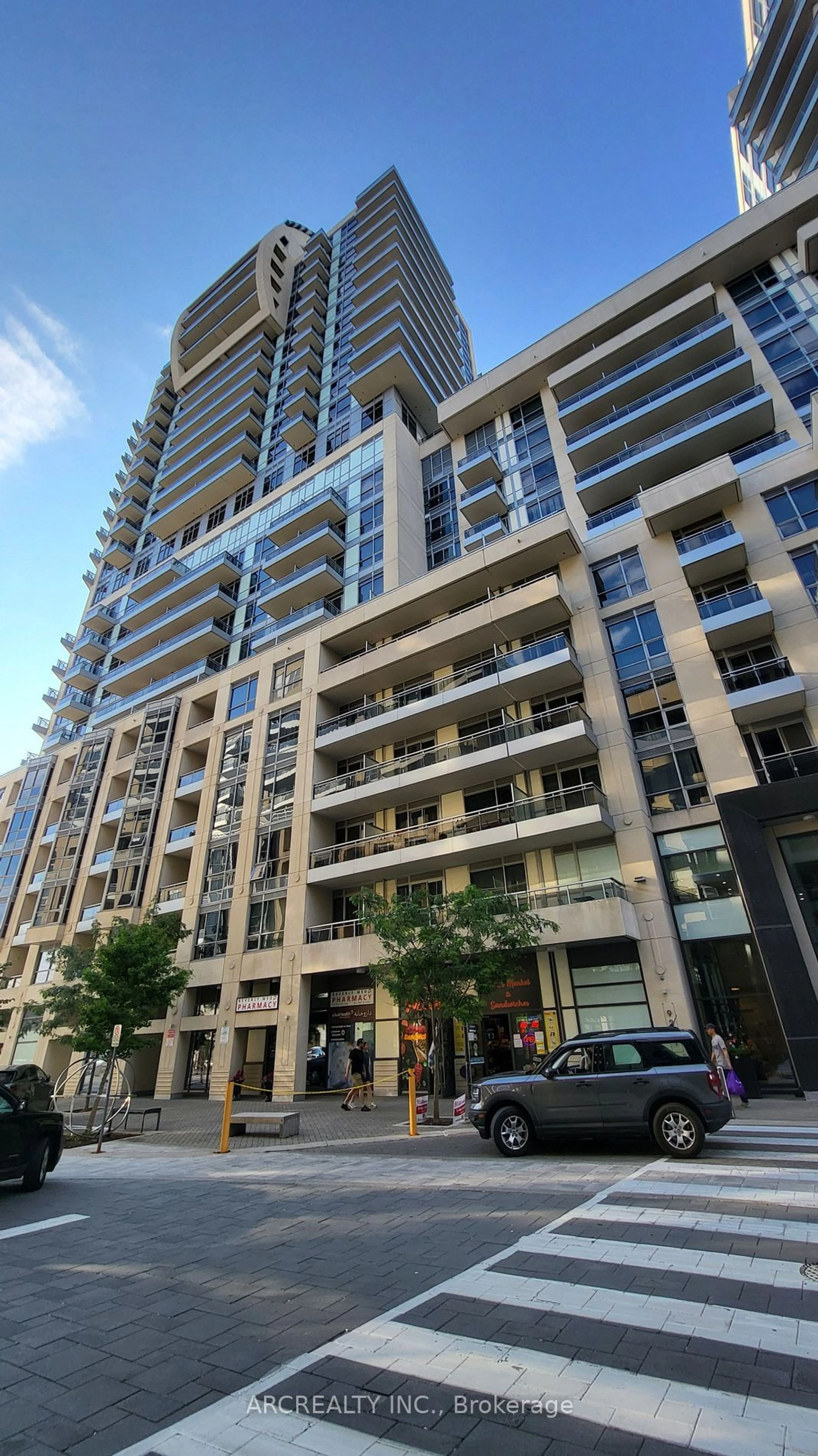 A pic from exterior of the house or condo, the front or back of building for 9201 Yonge St #2104, Richmond Hill Ontario L4C 1H9