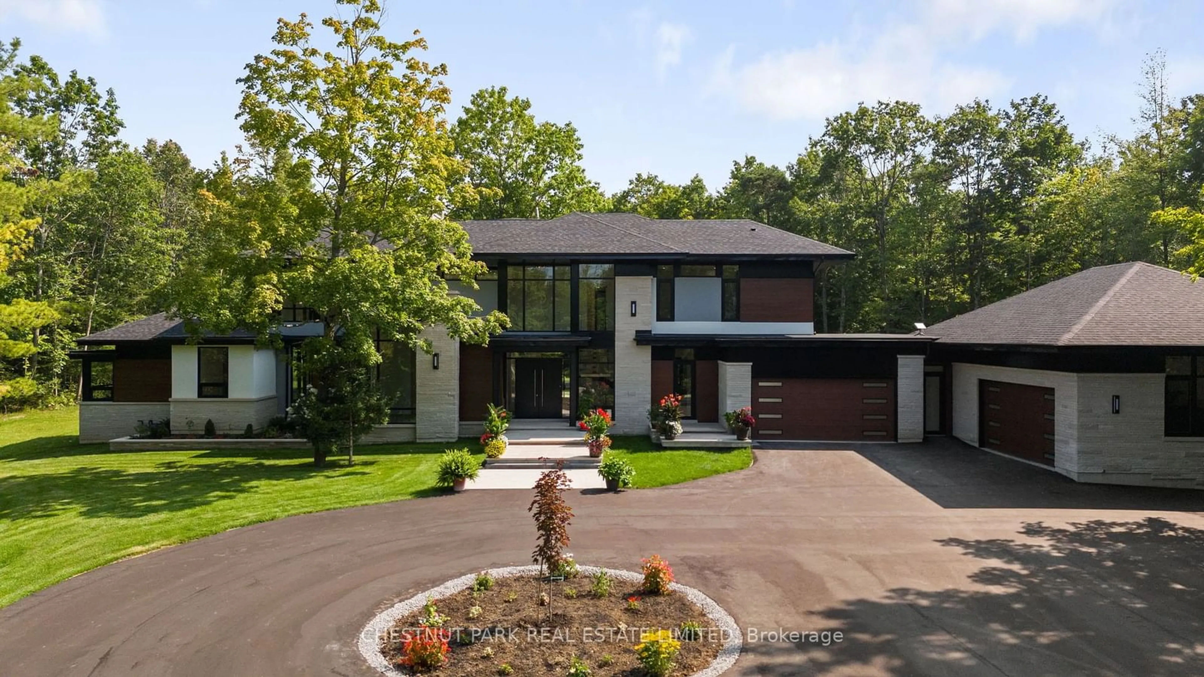 Home with brick exterior material for 547 Old Stouffville Rd, Uxbridge Ontario L9P 1R4