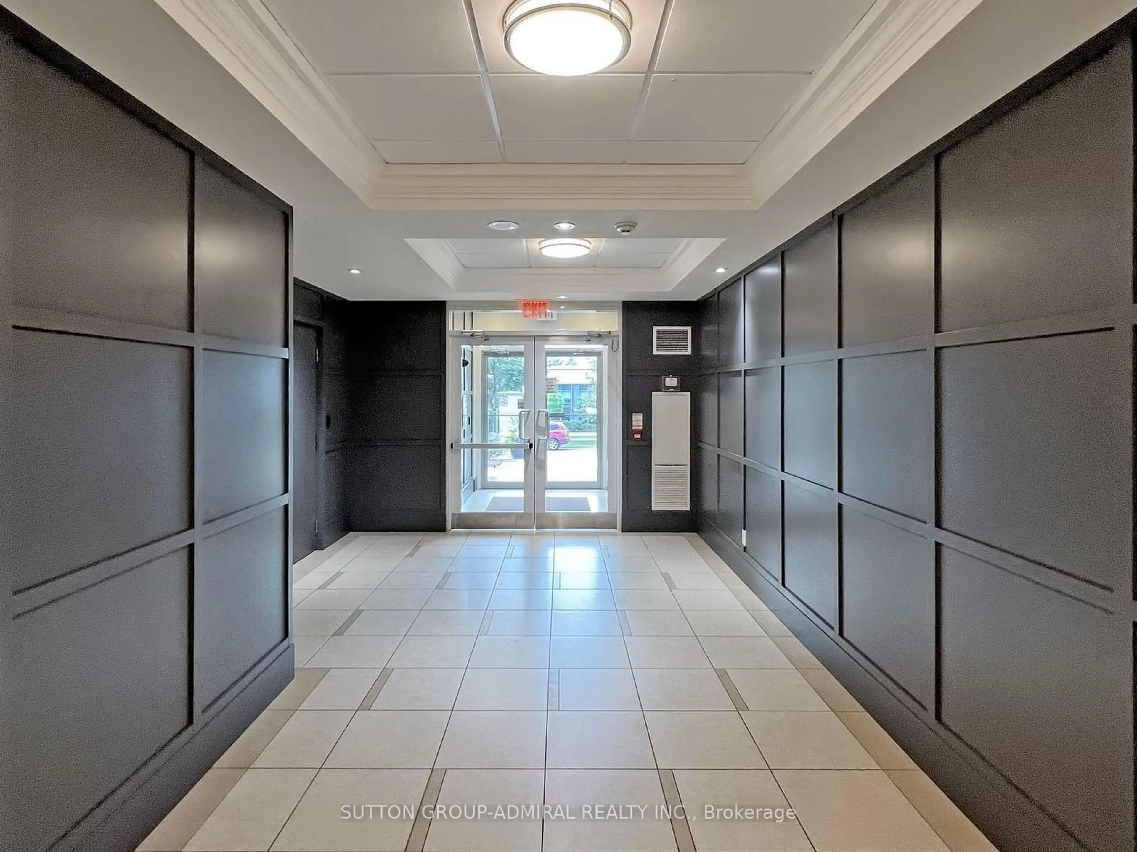 Indoor foyer, unknown floor for 50 Disera Dr #811, Vaughan Ontario L4J 9E9