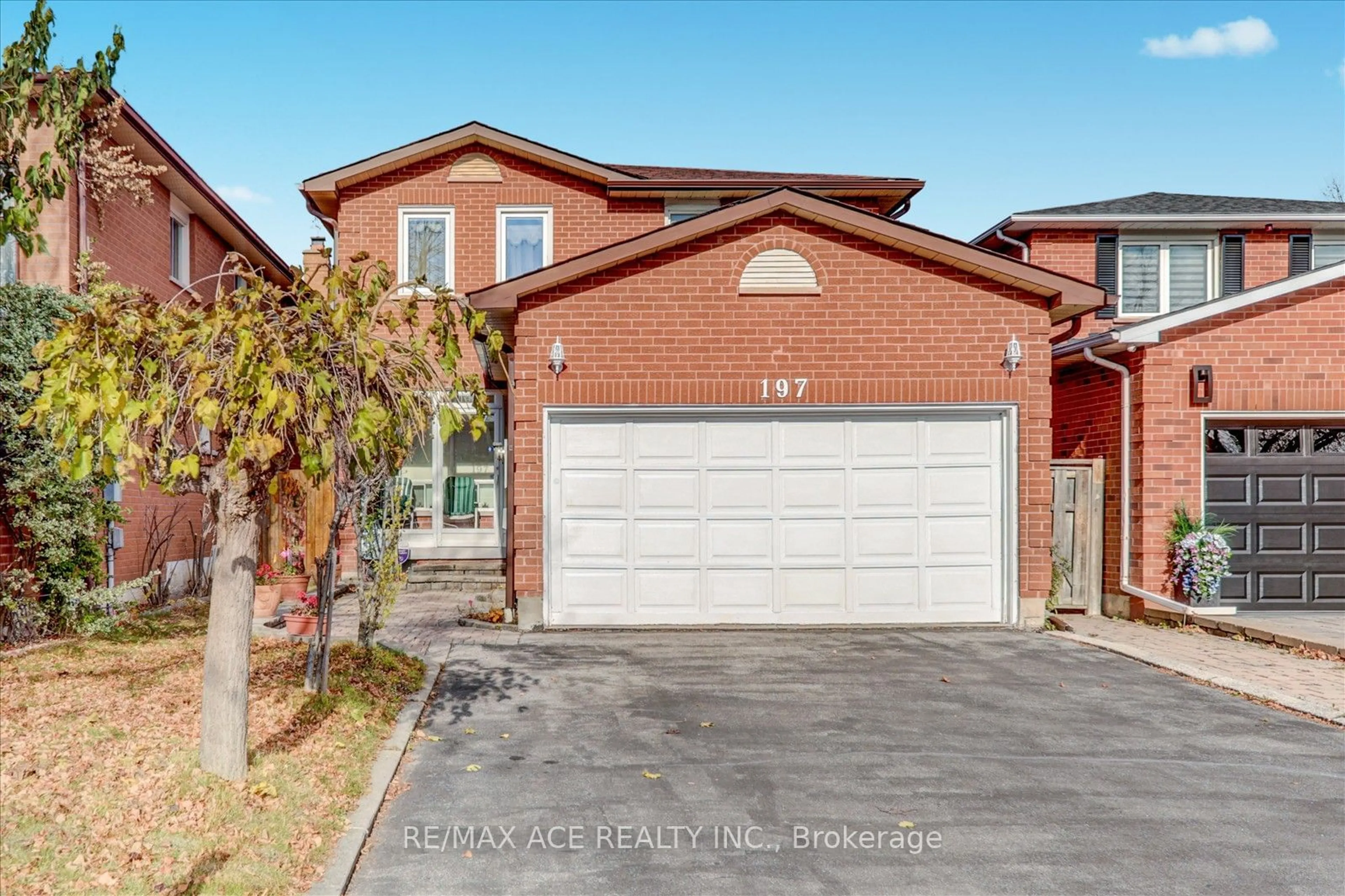 Home with brick exterior material for 197 Anthony Lane, Vaughan Ontario L4K 3K7