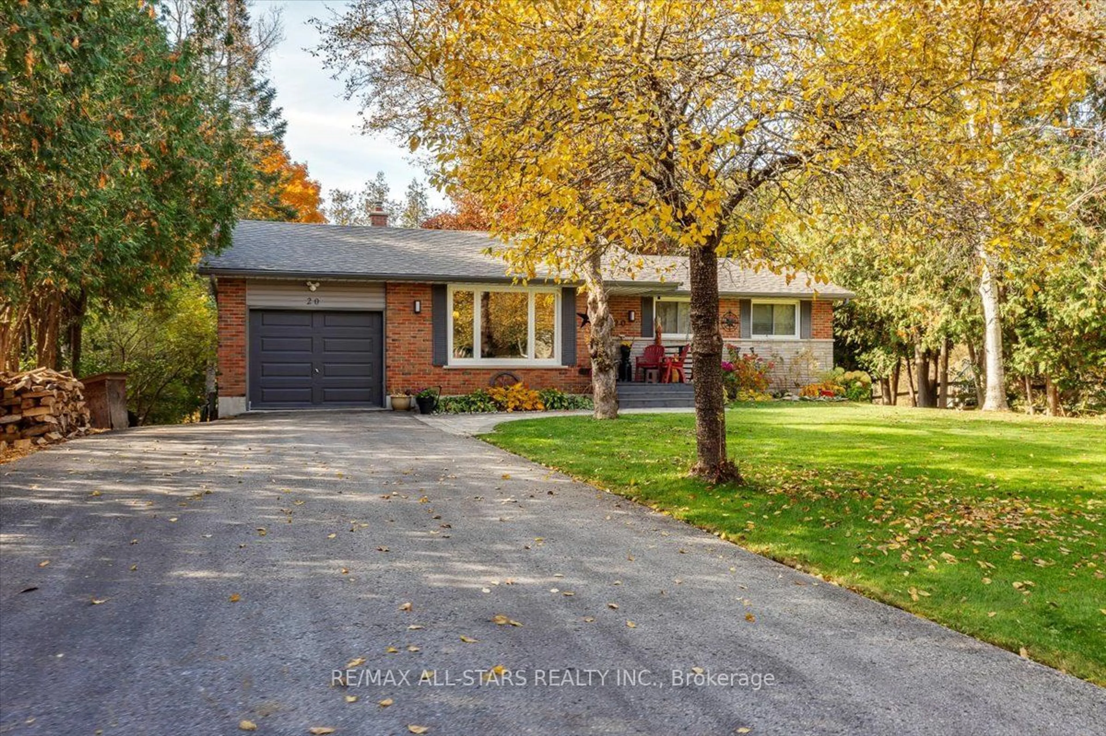 Home with brick exterior material for 20 James St, Georgina Ontario L0E 1N0