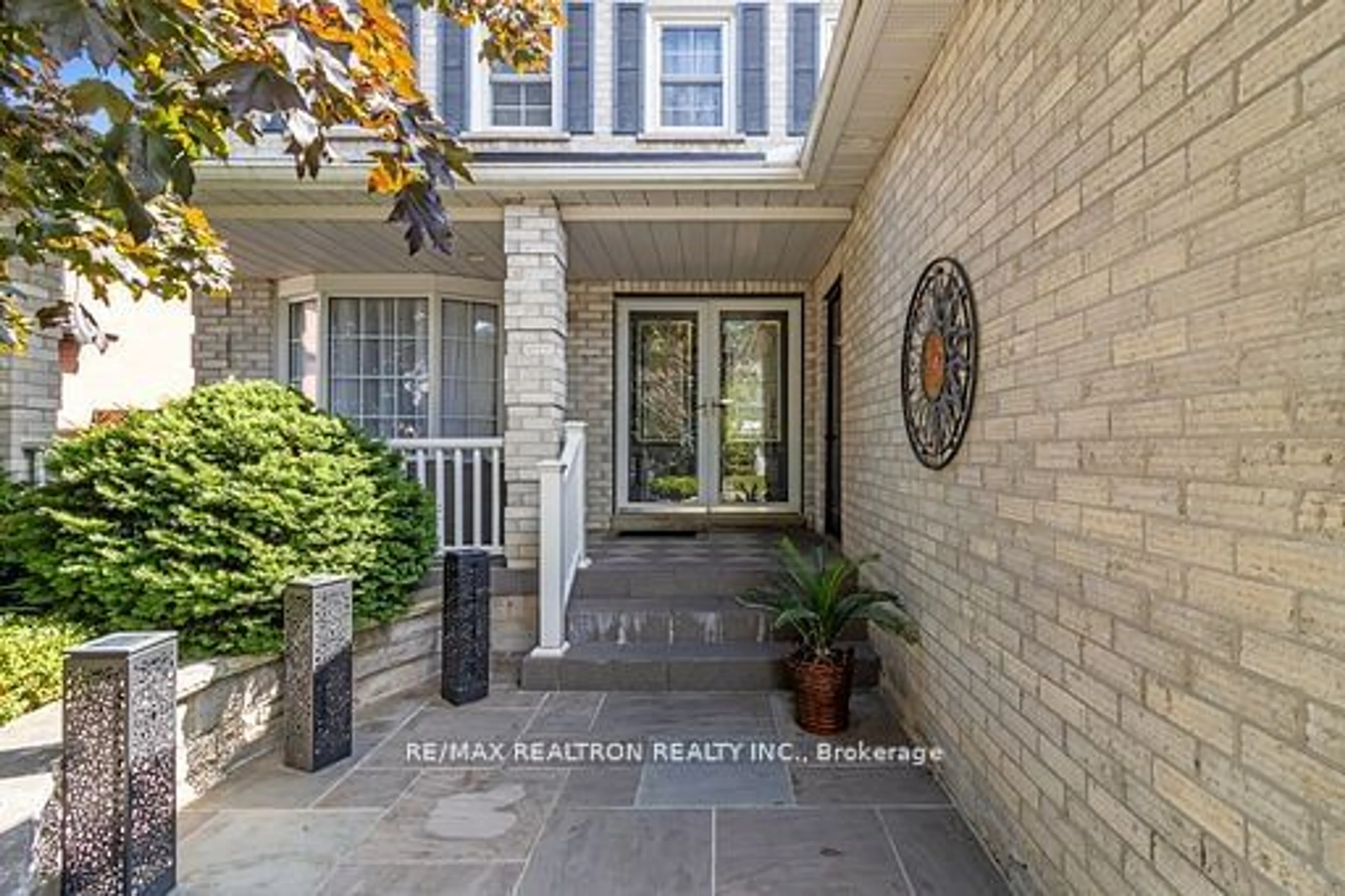 Indoor entryway, ceramic floors for 409 Traviss Dr, Newmarket Ontario L3Y 7K1