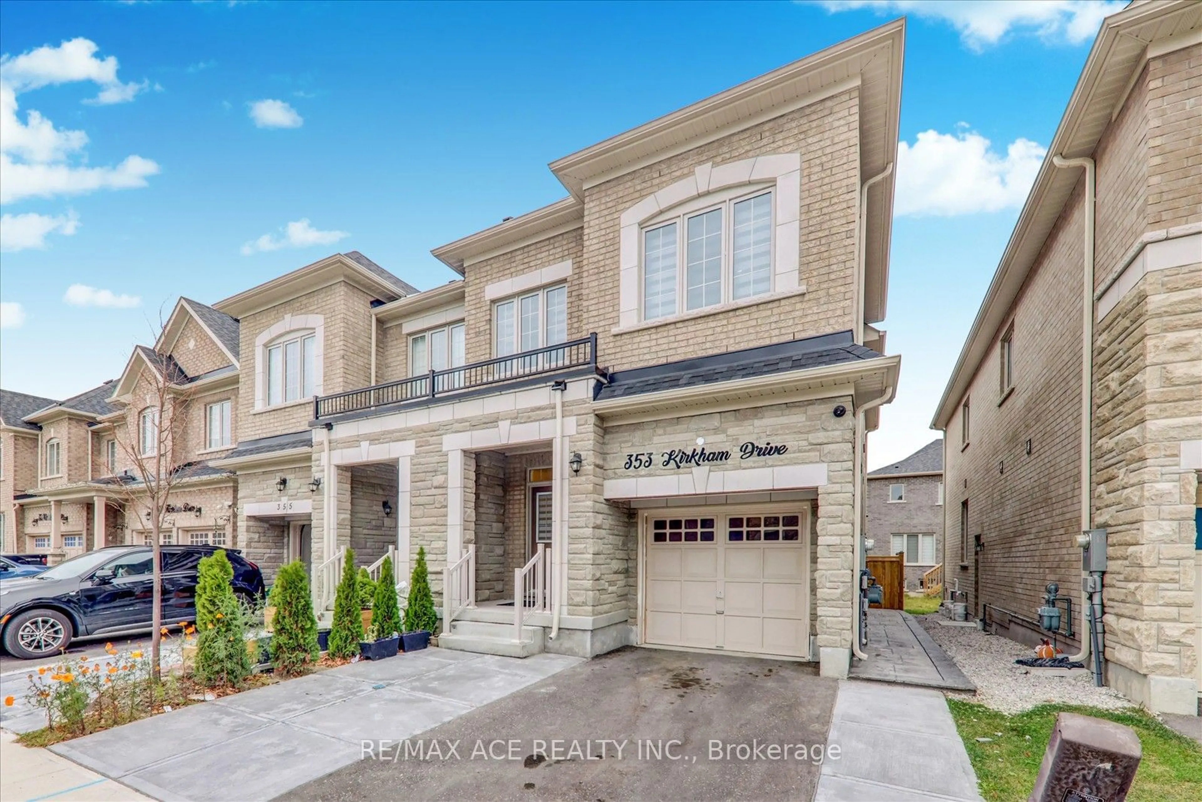 A pic from exterior of the house or condo, the street view for 353 Kirkham Dr, Markham Ontario L3S 0E8