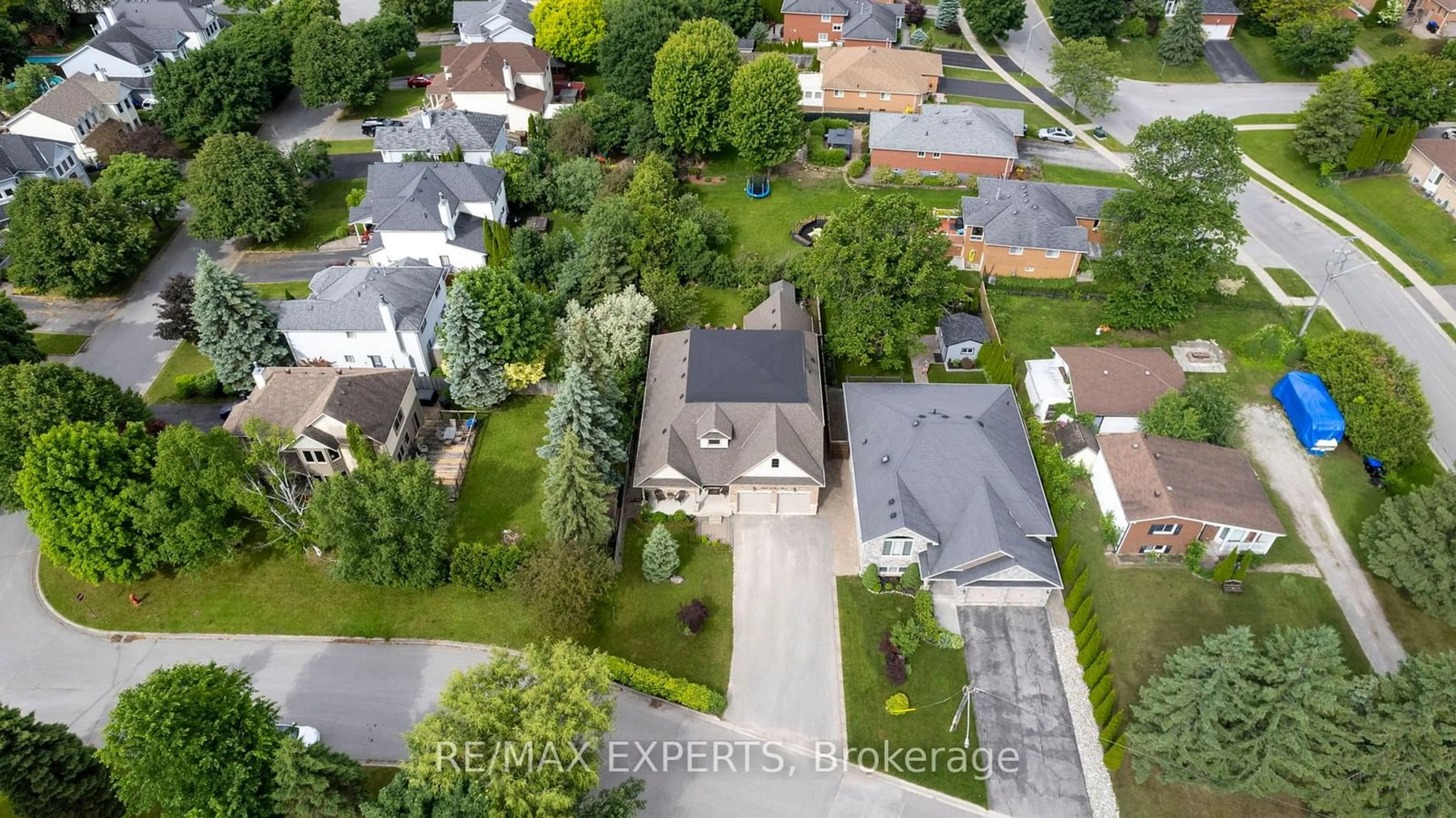 Frontside or backside of a home, the street view for 1948 St. Paul Rd, Innisfil Ontario L9S 1T6