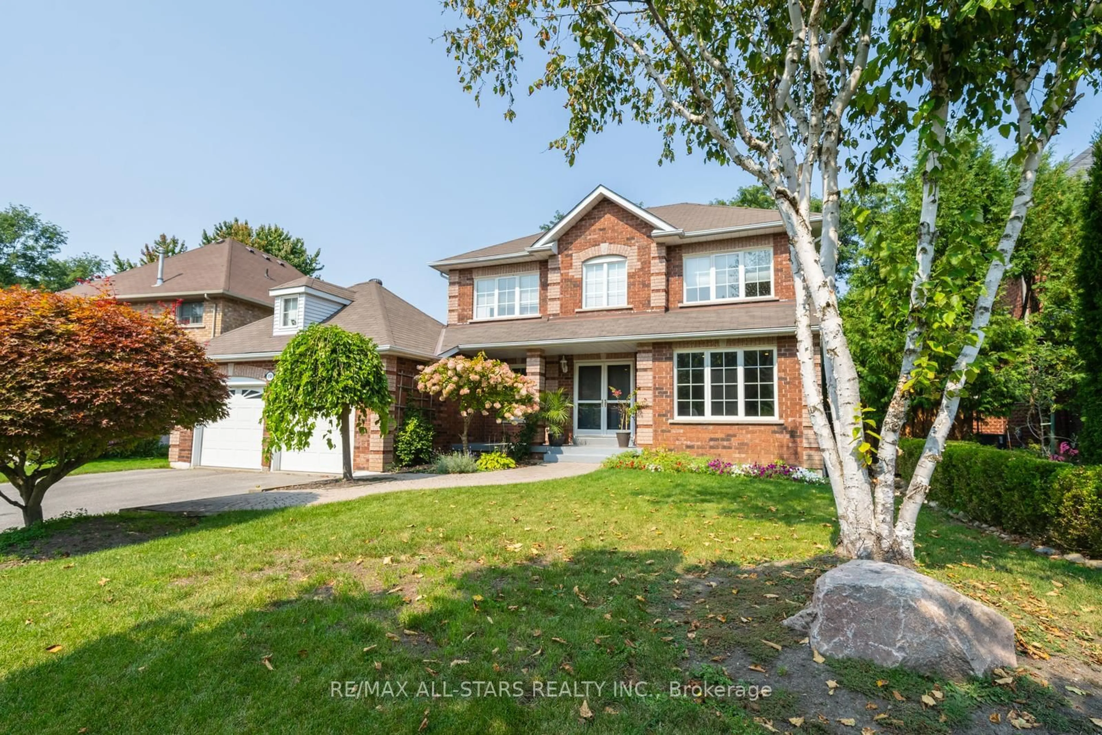 Frontside or backside of a home, the street view for 150 Park Dr, Whitchurch-Stouffville Ontario L4A 1J6