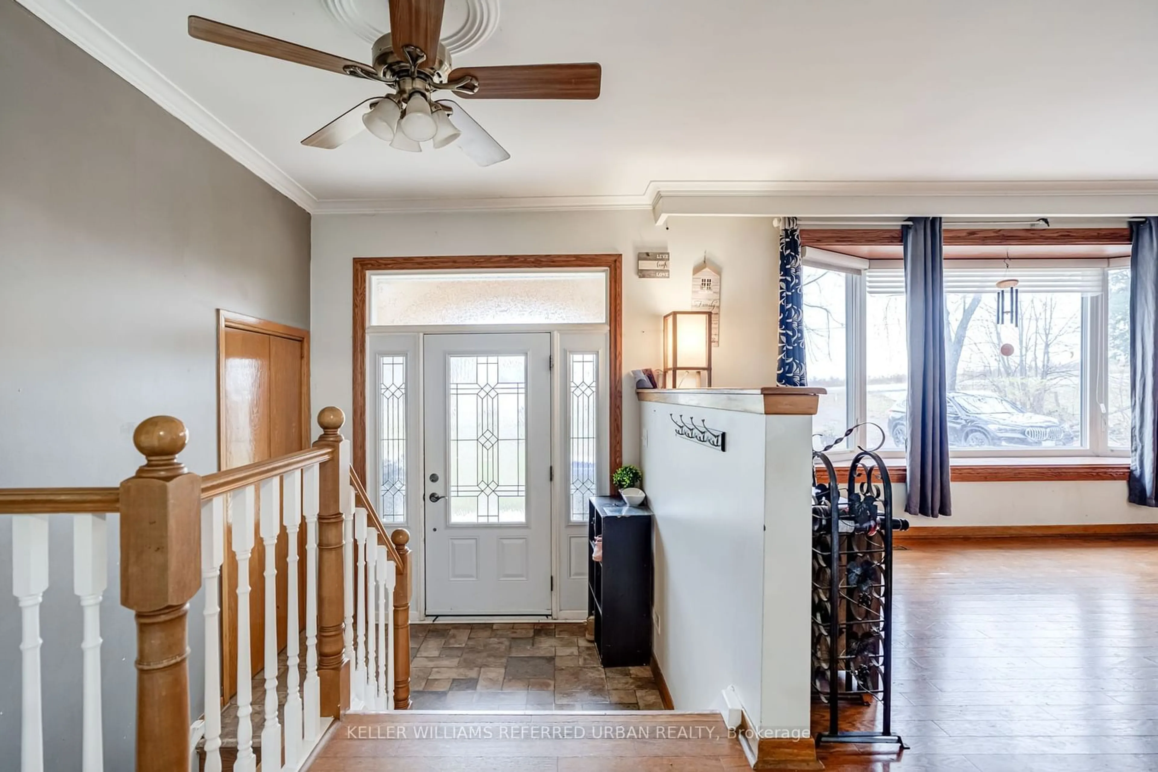 Indoor entryway, wood floors for 2312 Sideroad 10, Bradford West Gwillimbury Ontario L3Z 2L1