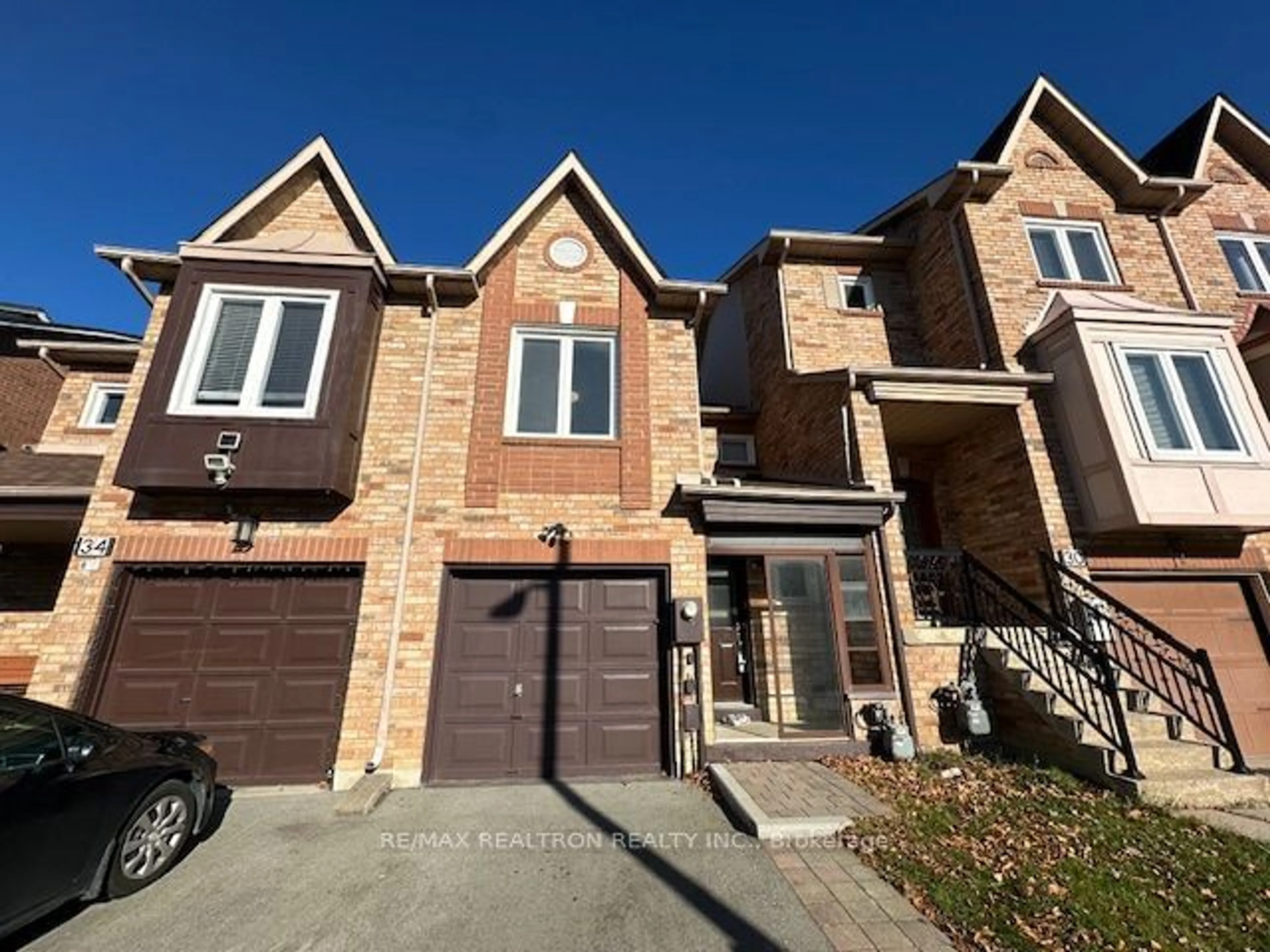 Frontside or backside of a home, the street view for 32 Kelso Cres, Vaughan Ontario L6A 2C7