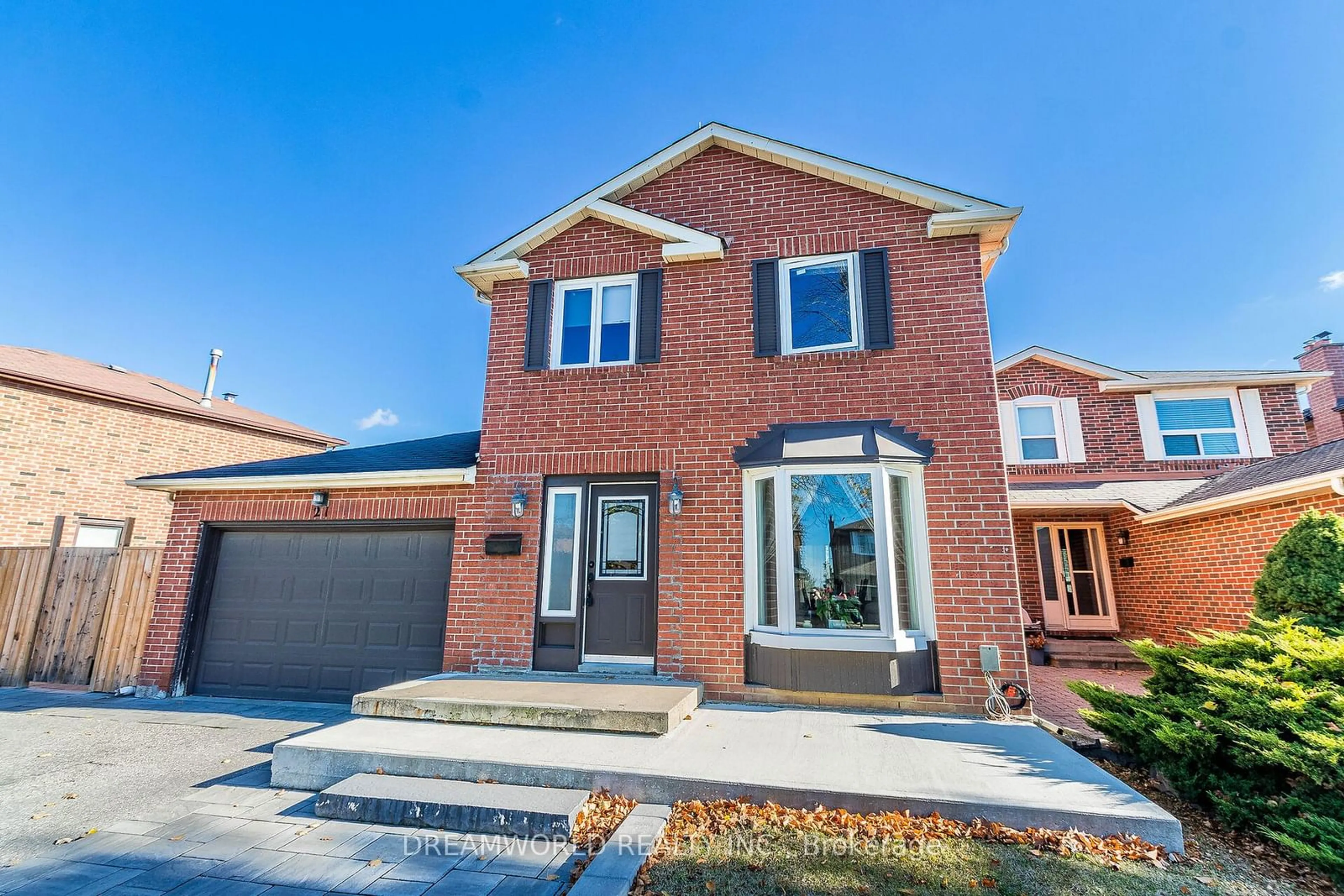 Home with brick exterior material for 21 Irish Moss Crt, Vaughan Ontario L4L 4C9