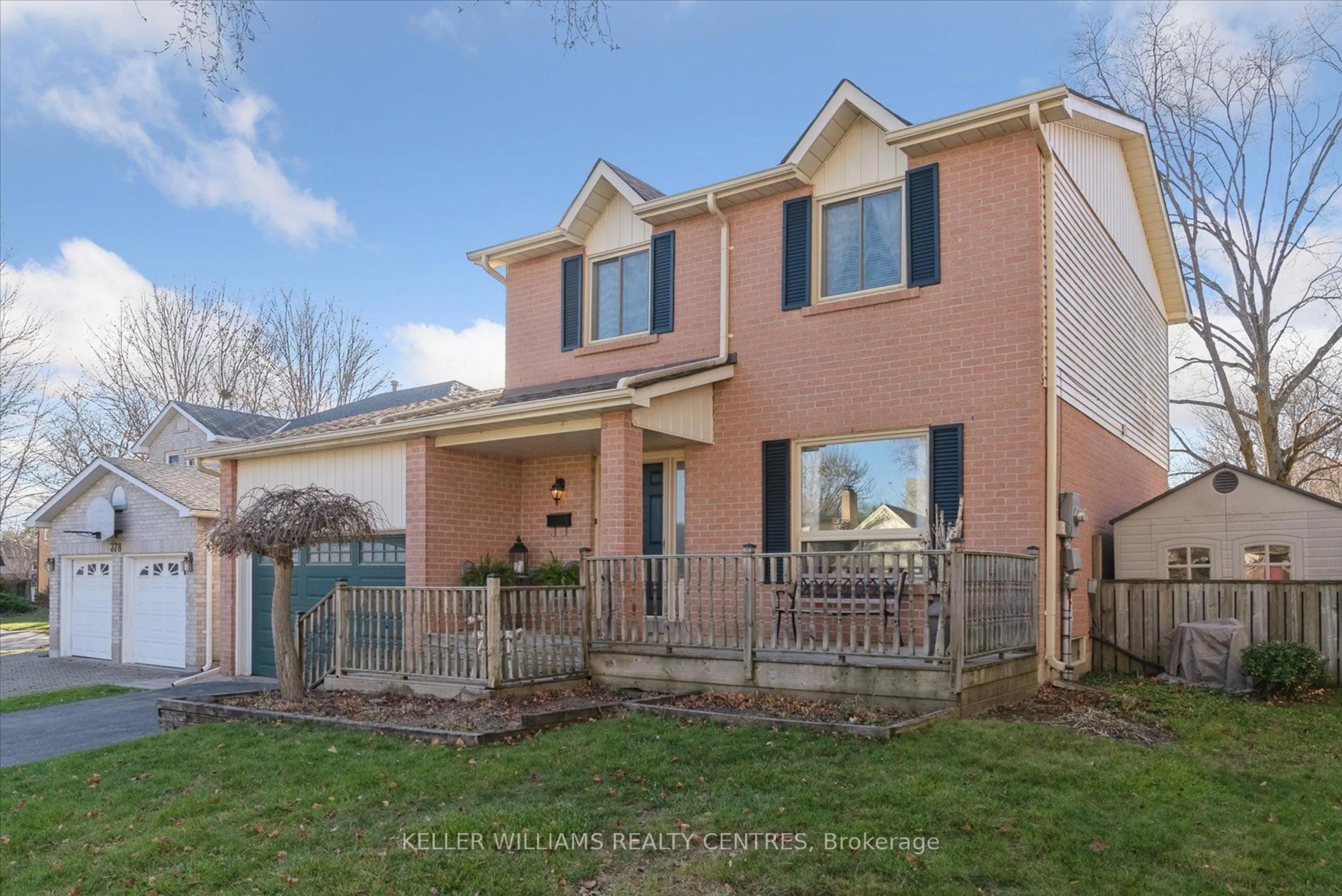 Frontside or backside of a home, the fenced backyard for 370 Erin Tr, Newmarket Ontario L3Y 6K1