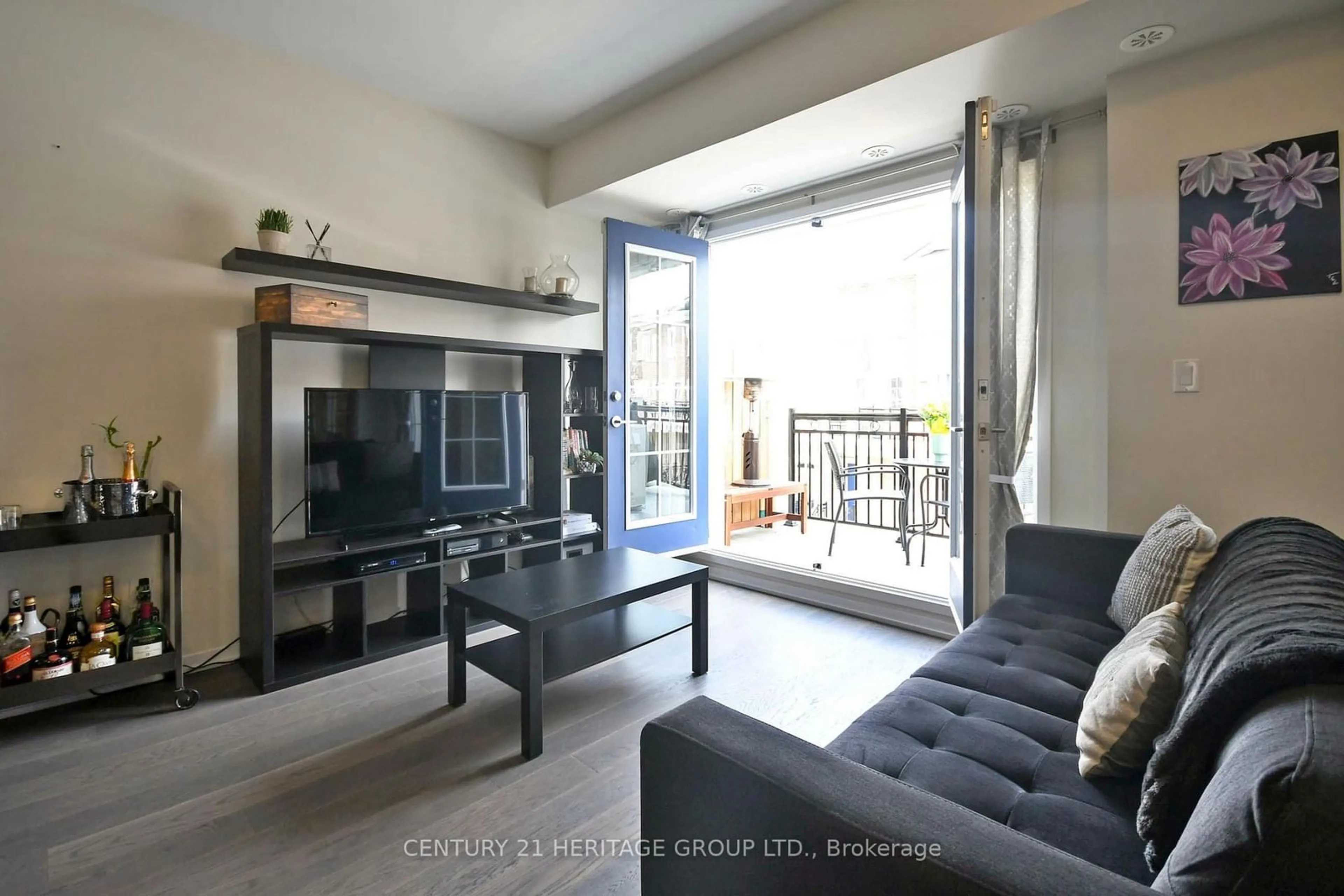 Living room for 26 Bruce St #B4, Vaughan Ontario L4L 0H4