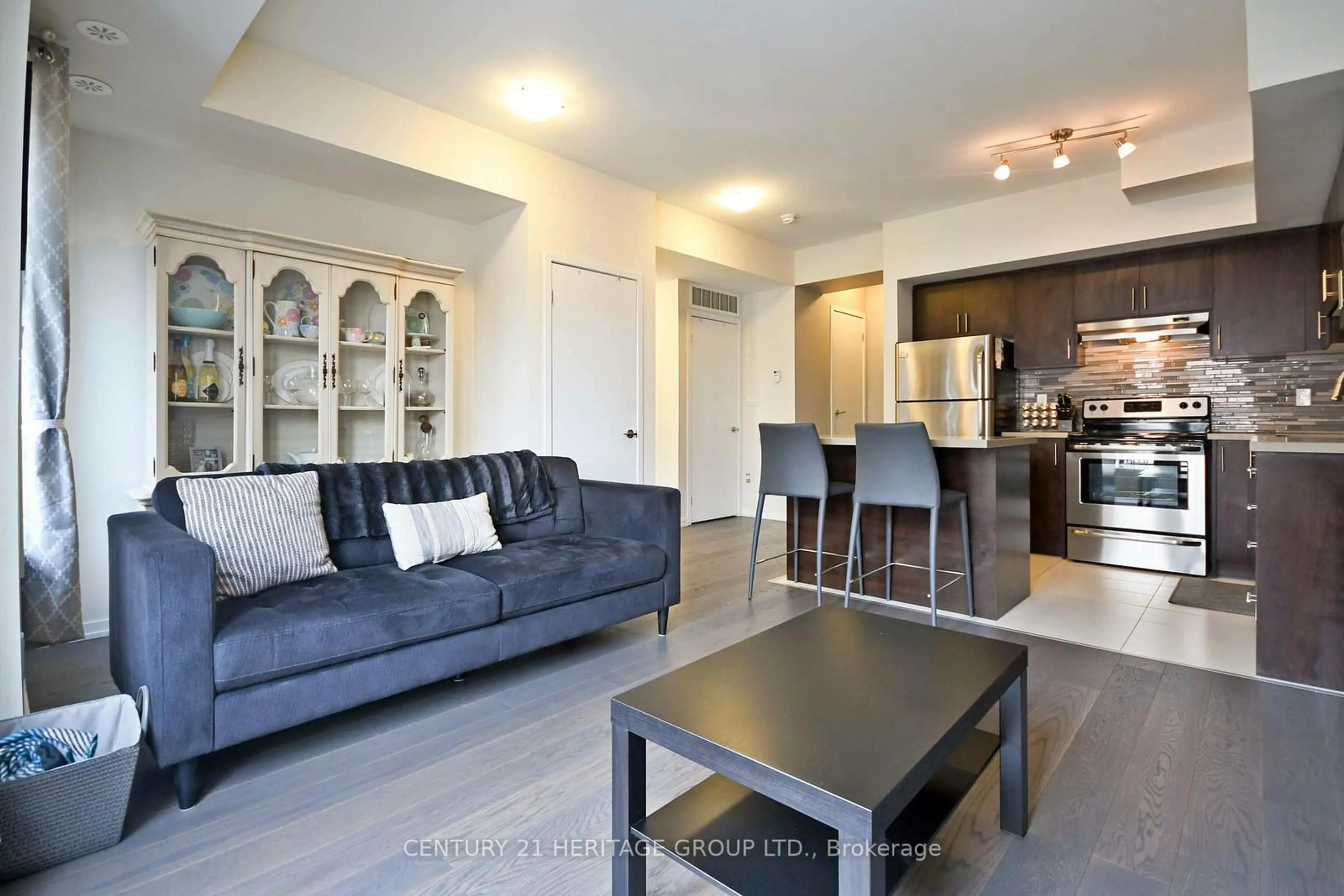 Open concept kitchen for 26 Bruce St #B4, Vaughan Ontario L4L 0H4