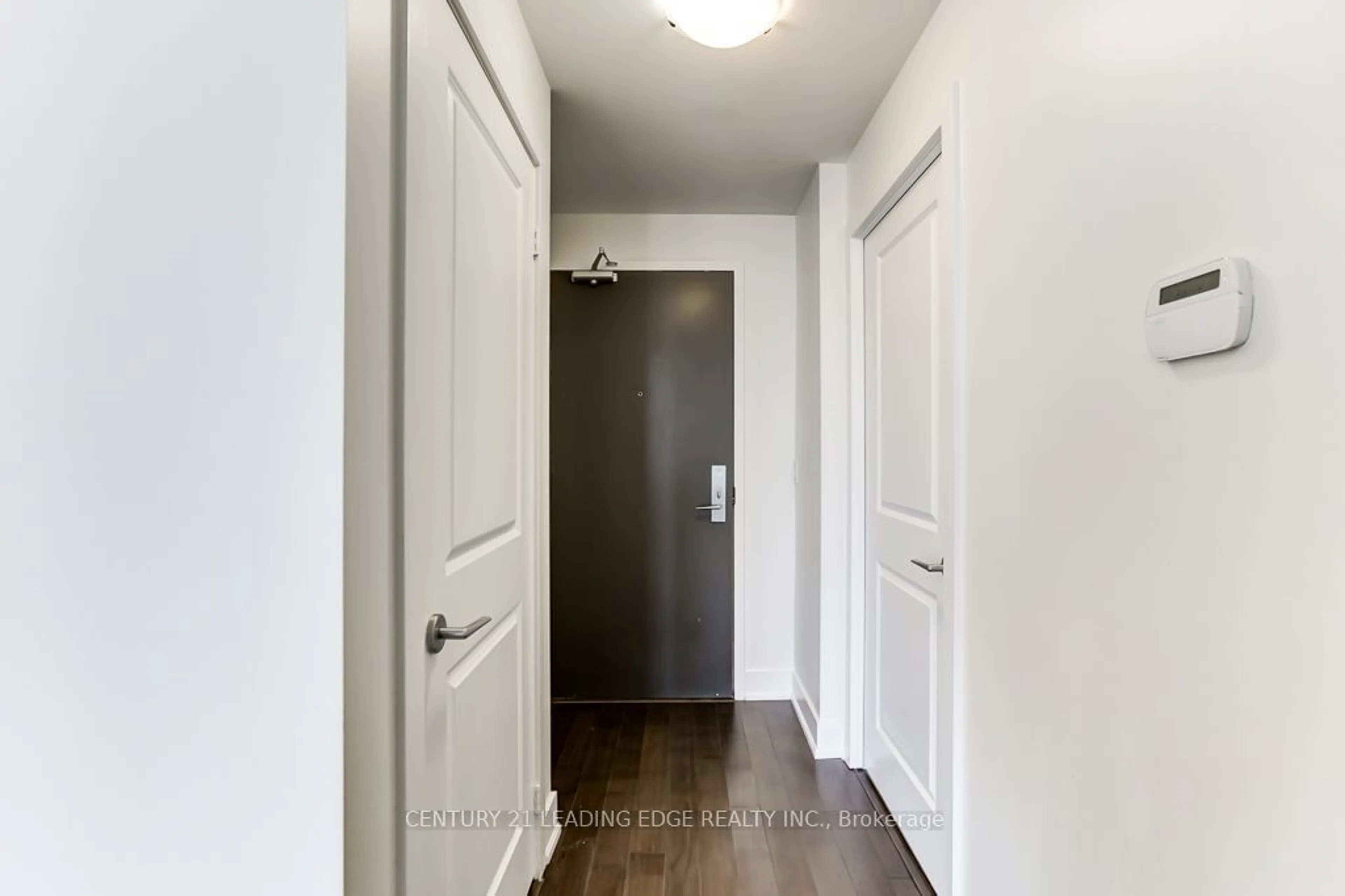 Indoor entryway, wood floors for 8081 BIRCHMOUNT Rd #1512, Markham Ontario L6G 1B3