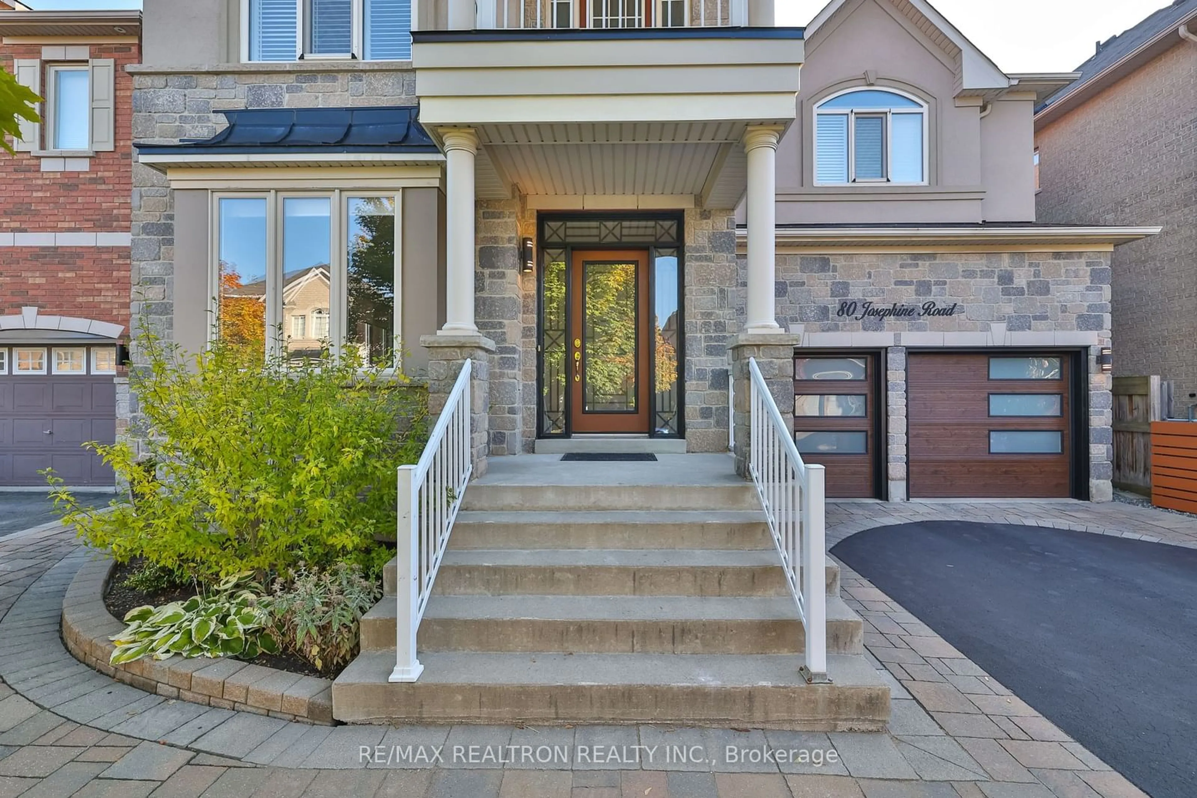 Indoor entryway, ceramic floors for 80 Josephine Rd, Vaughan Ontario L4H 0M2