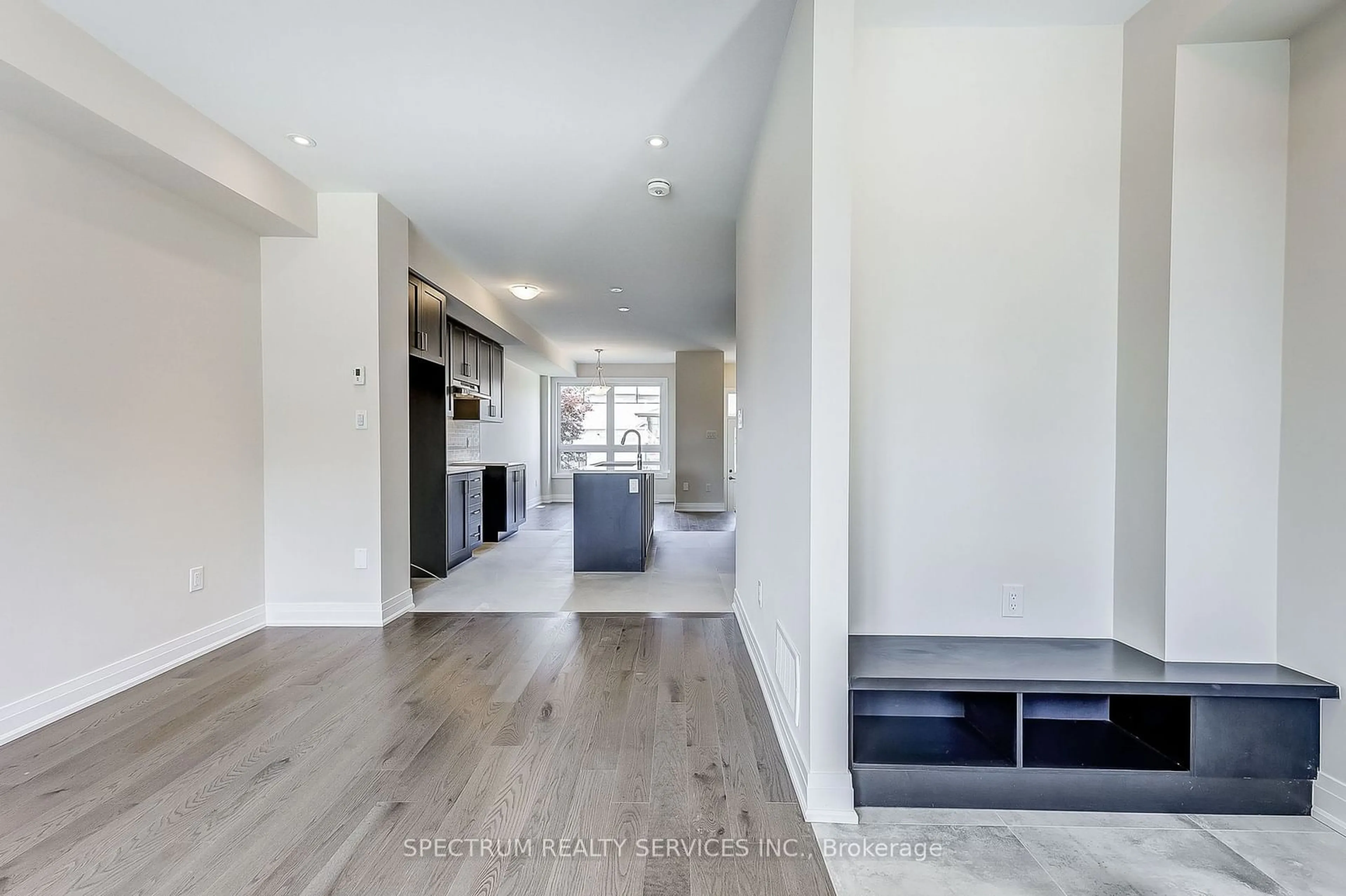 Indoor entryway, wood floors for 38 Lindcrest Manr, Markham Ontario