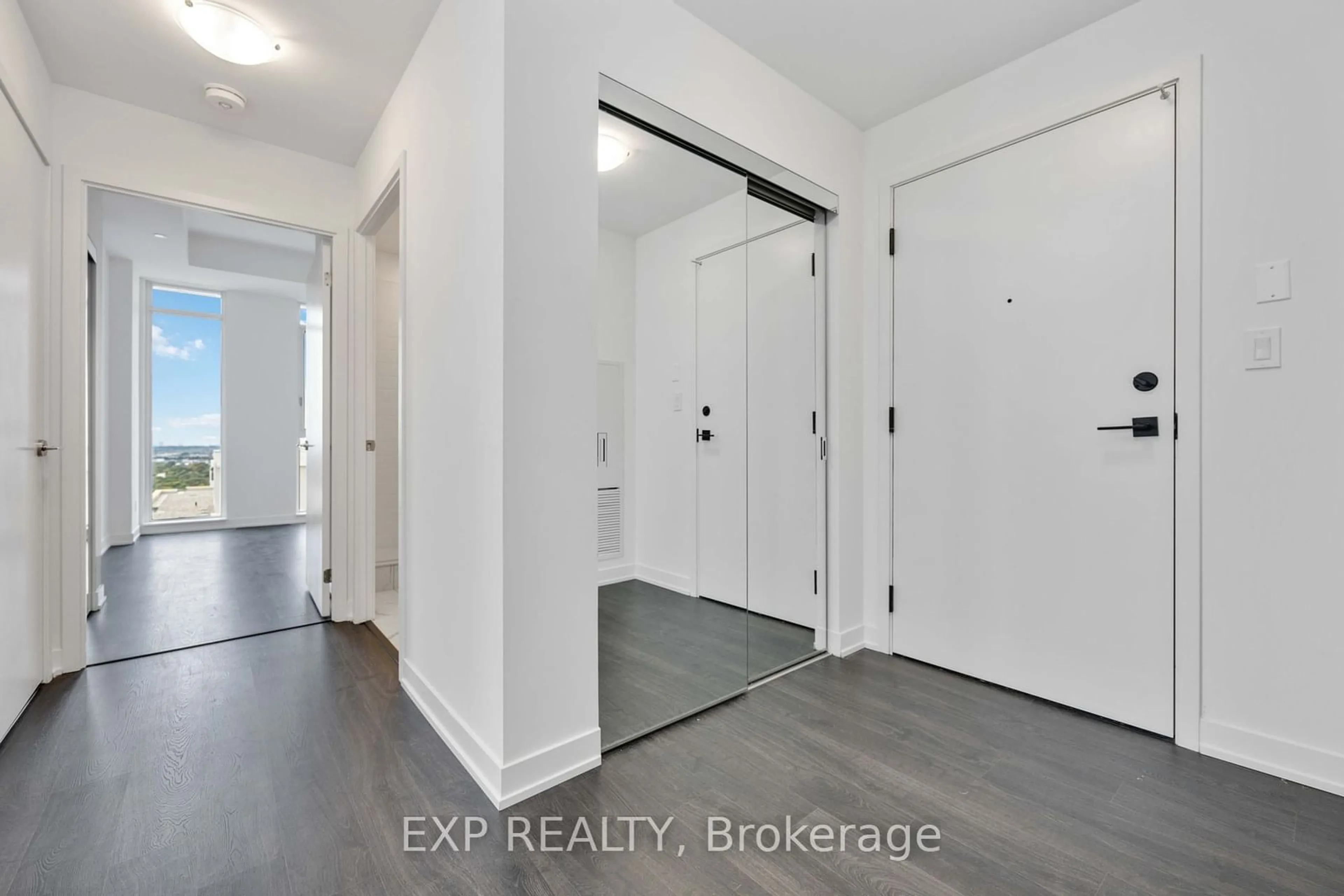 Indoor entryway, not visible floor for 8119 Birchmount Rd #1806, Markham Ontario L6G 0E3