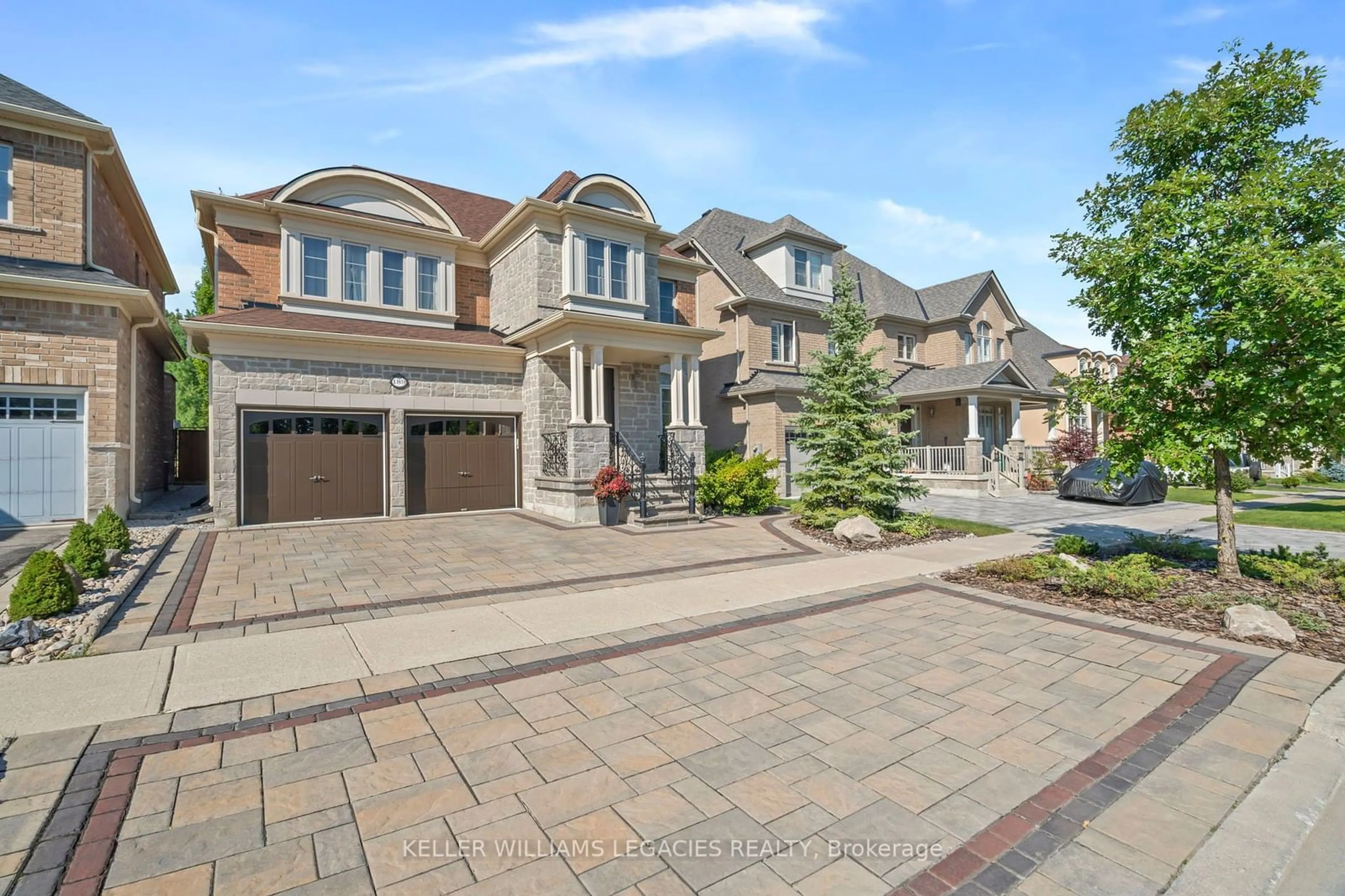 Frontside or backside of a home, the street view for 189 Rothbury Rd, Richmond Hill Ontario L4S 0E4