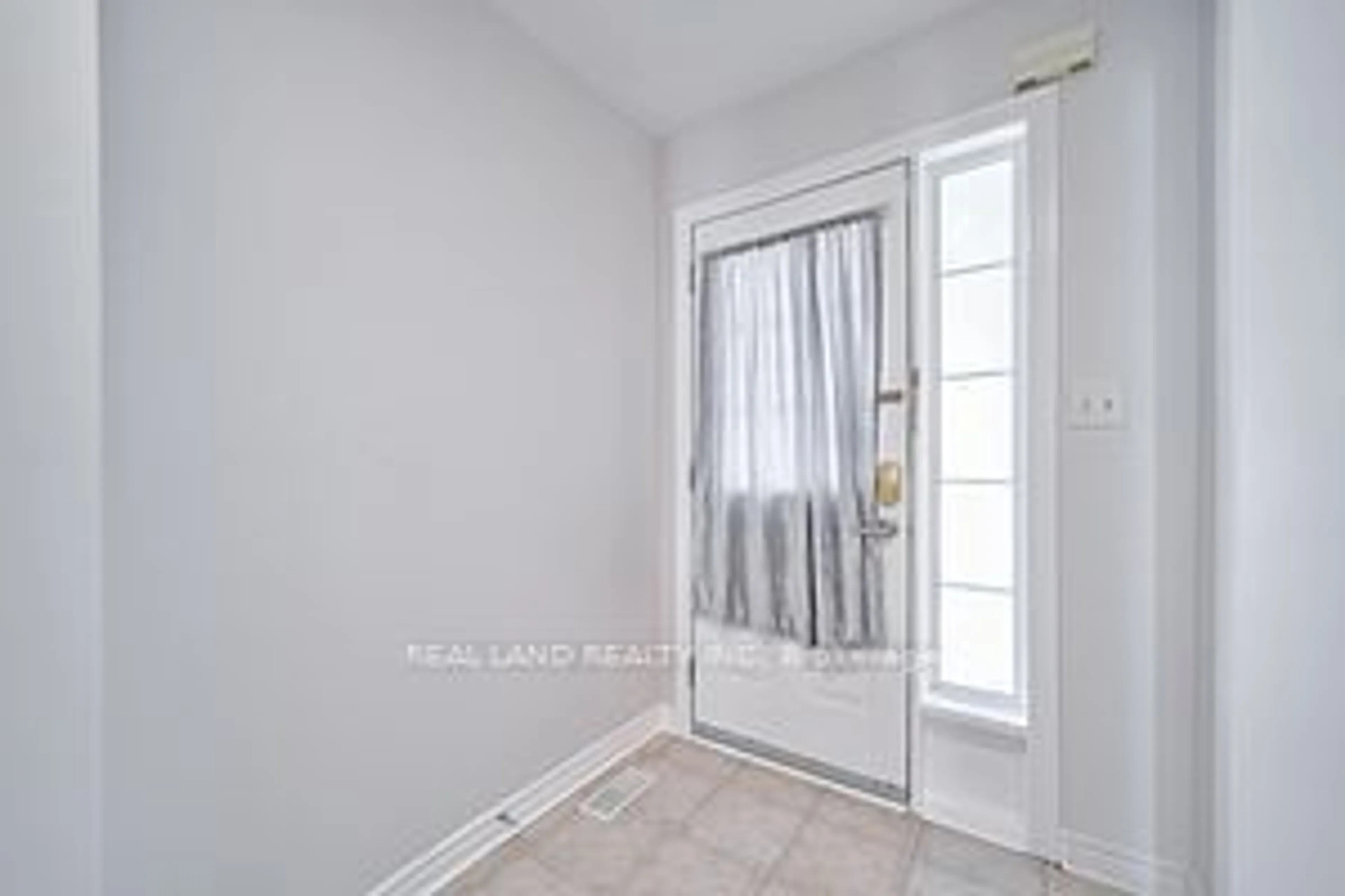 Indoor entryway, unknown floor for 39 Roy Rainey Ave, Markham Ontario L6E 2B5