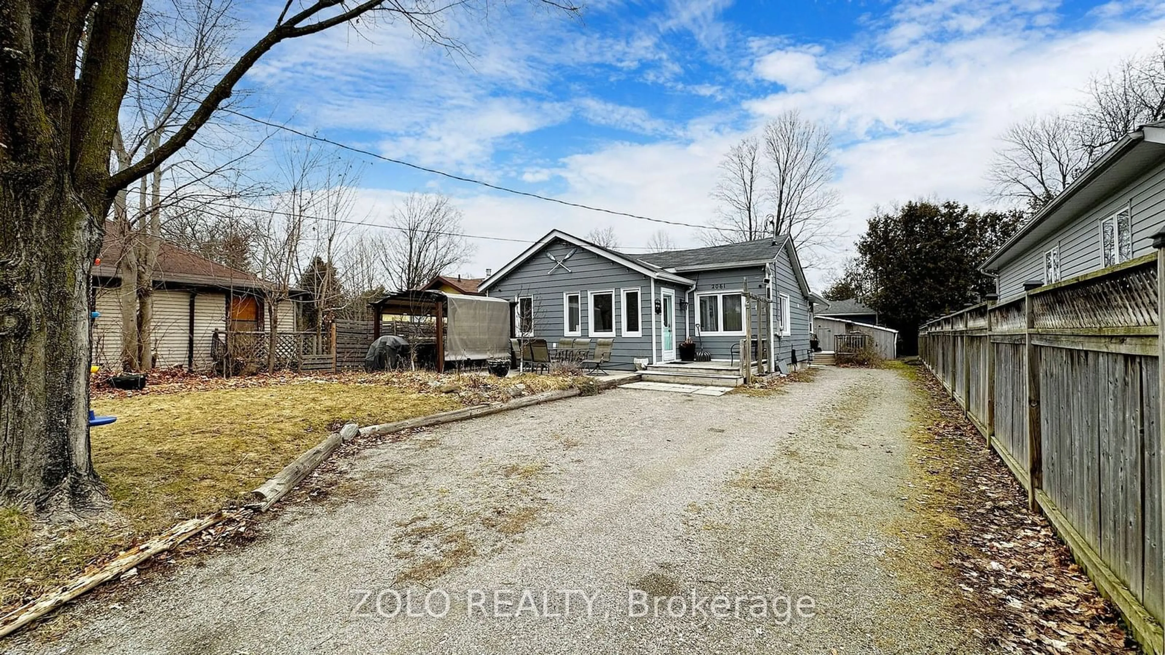 Frontside or backside of a home, cottage for 2061 Eastern Ave, Innisfil Ontario L9S 4E2