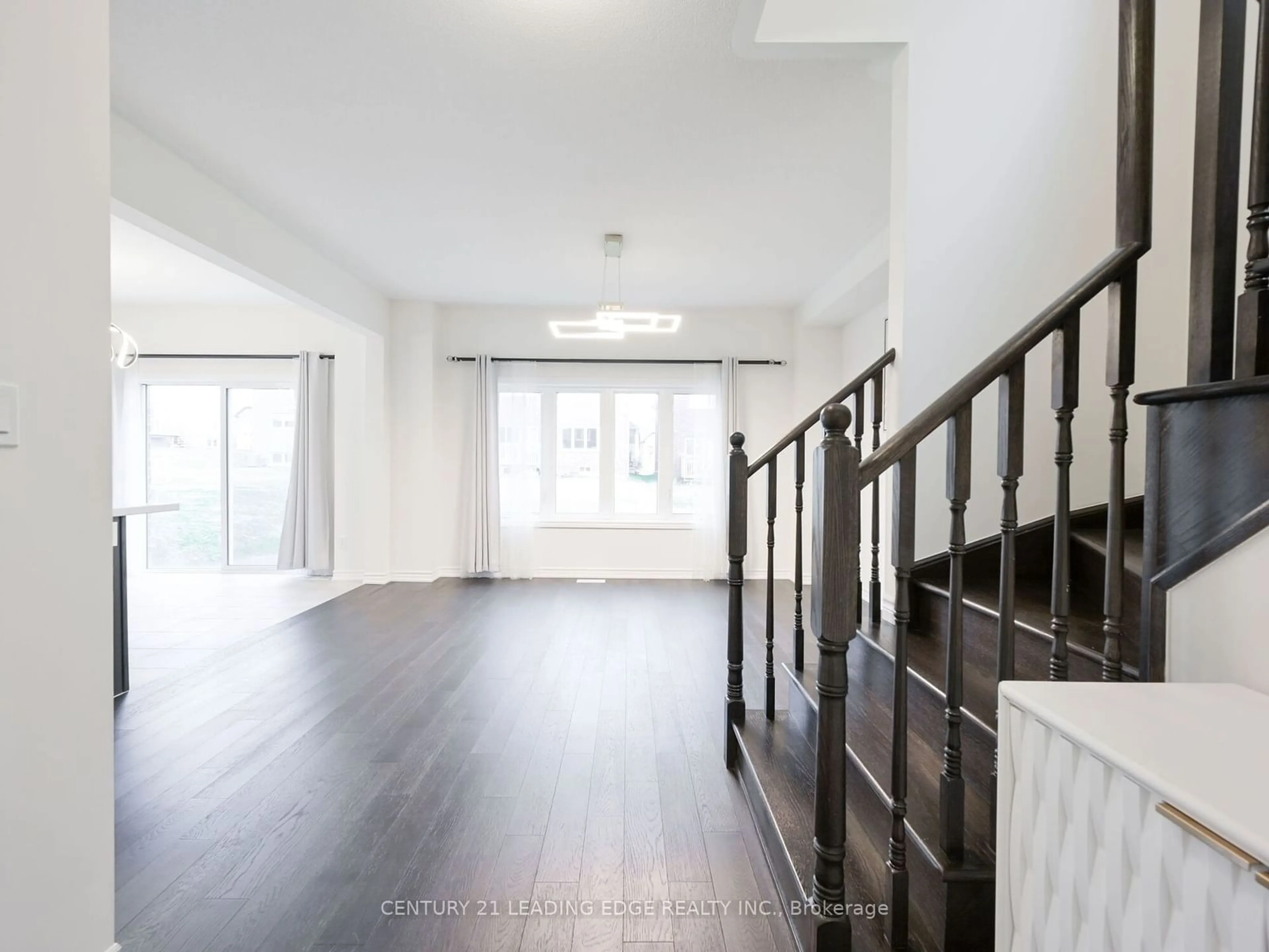 Indoor foyer, wood floors for 1342 STEVENS Rd, Innisfil Ontario L9S 4W1