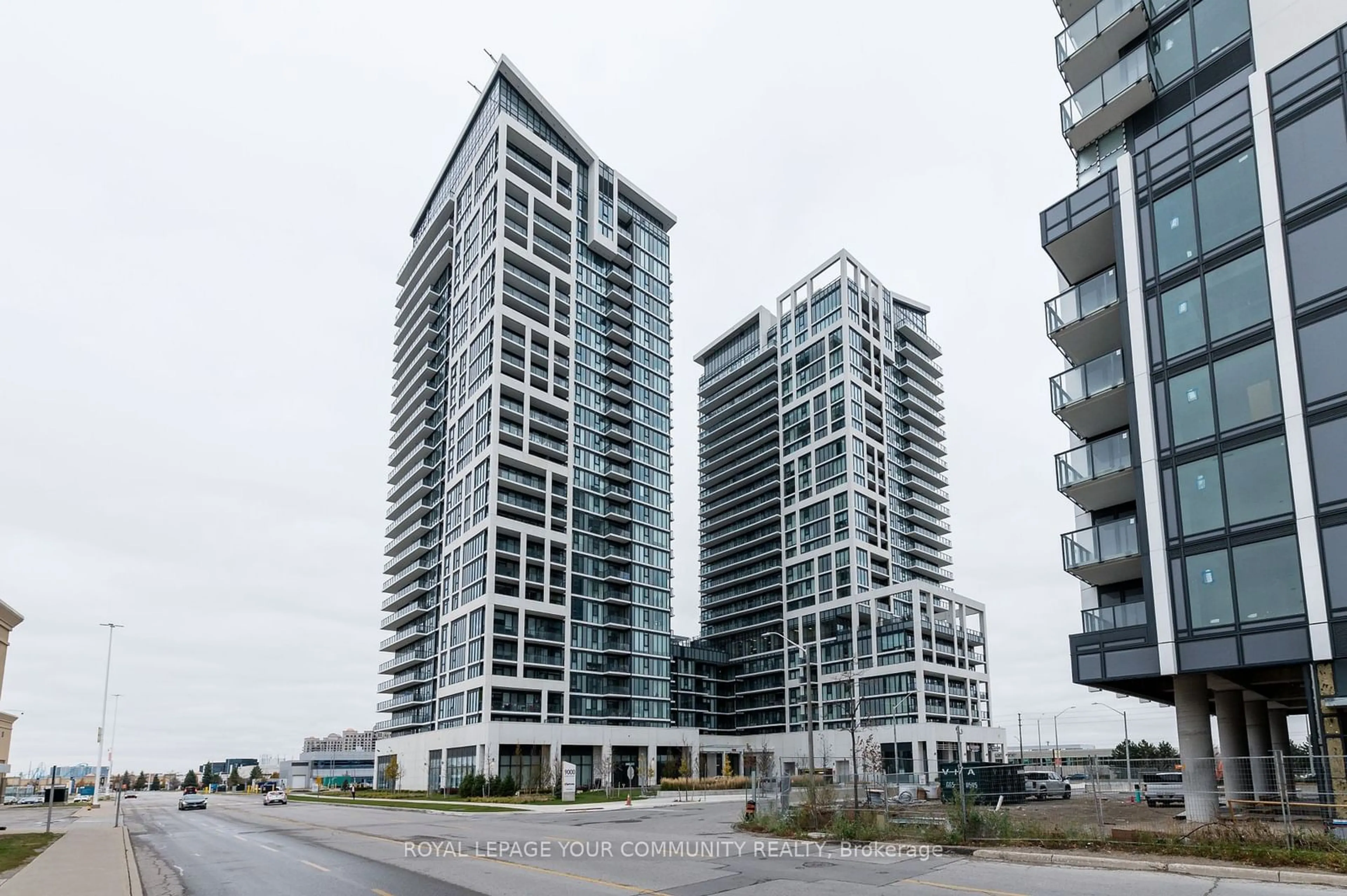 A pic from exterior of the house or condo, the front or back of building for 9000 Jane St #2025, Vaughan Ontario L4K 0M6