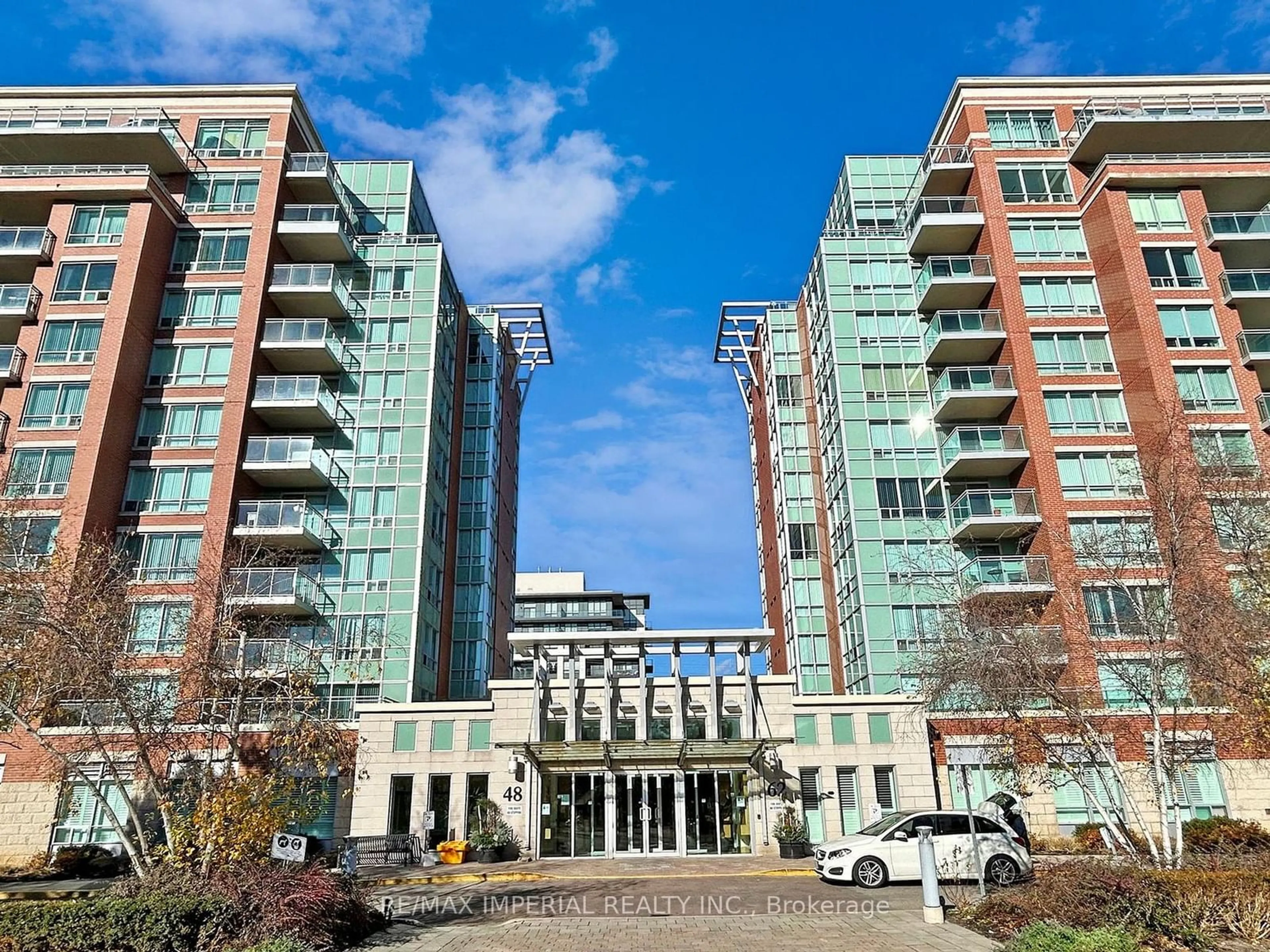 A pic from exterior of the house or condo, the front or back of building for 48 Suncrest Blvd #1019, Markham Ontario L3T 7Y5