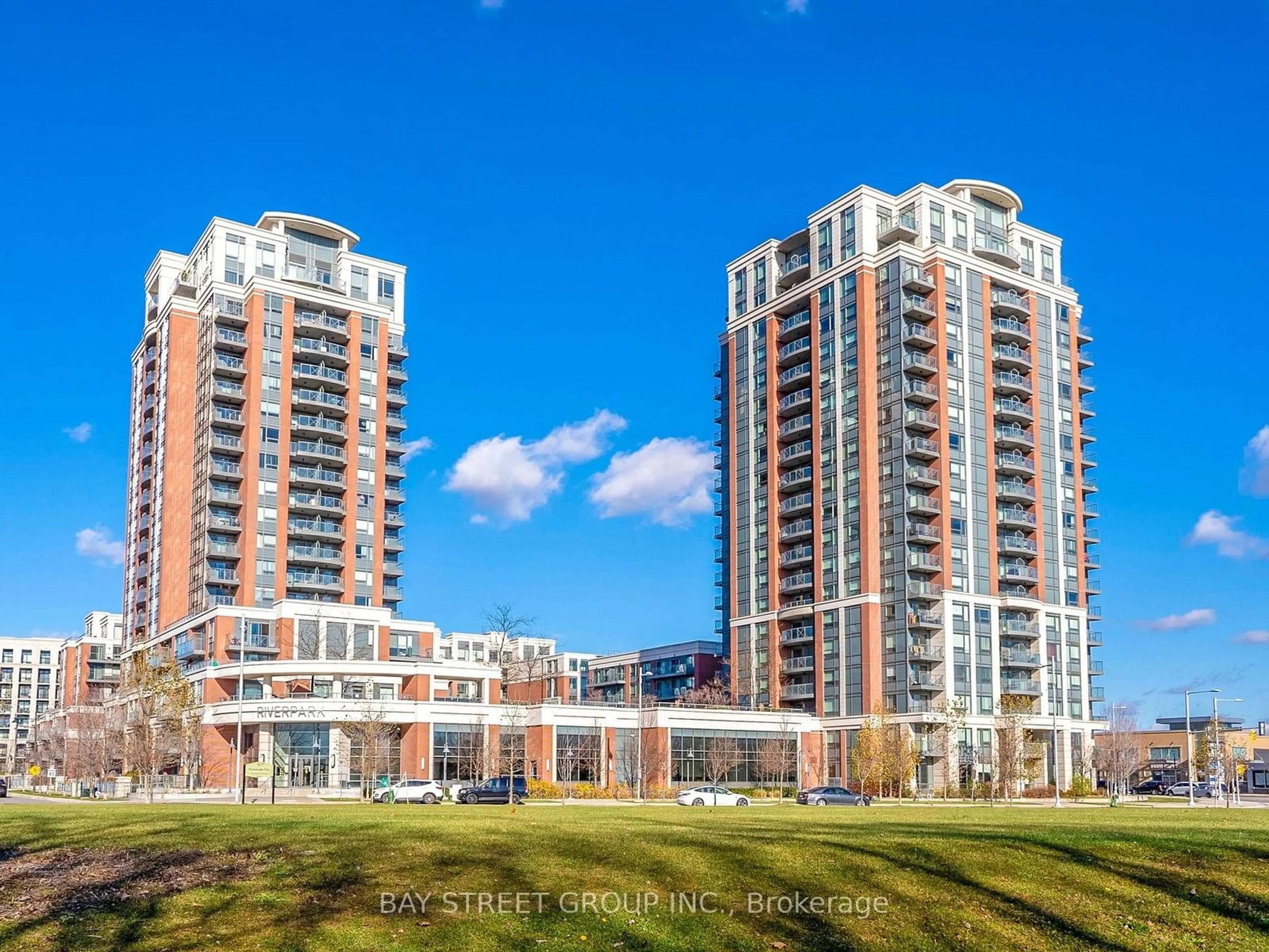 A pic from exterior of the house or condo, the view of city buildings for 1 Uptown Dr #512, Markham Ontario L3R 5C1