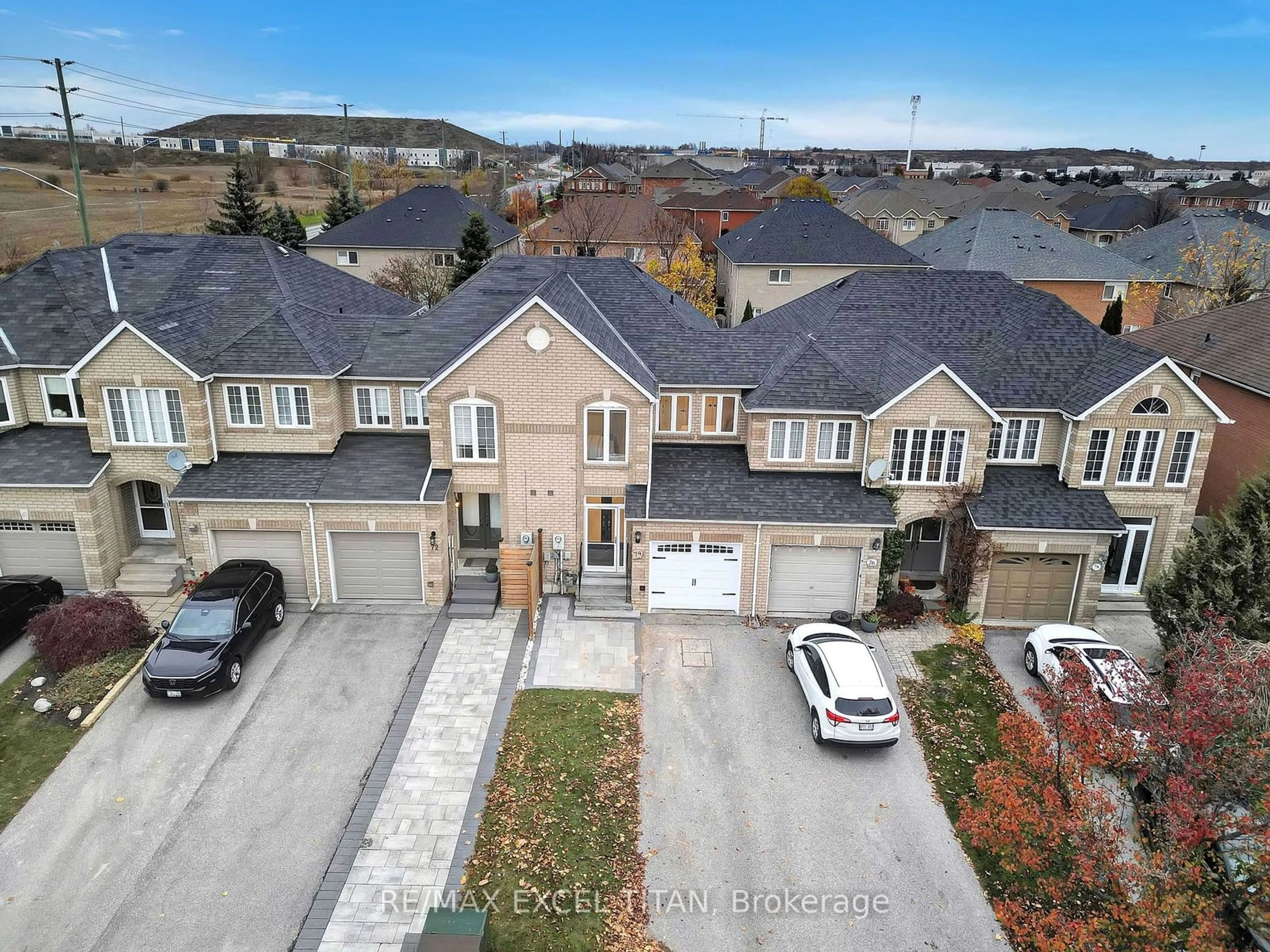 A pic from exterior of the house or condo, the street view for 74 Giancola Cres, Vaughan Ontario L6A 2T5