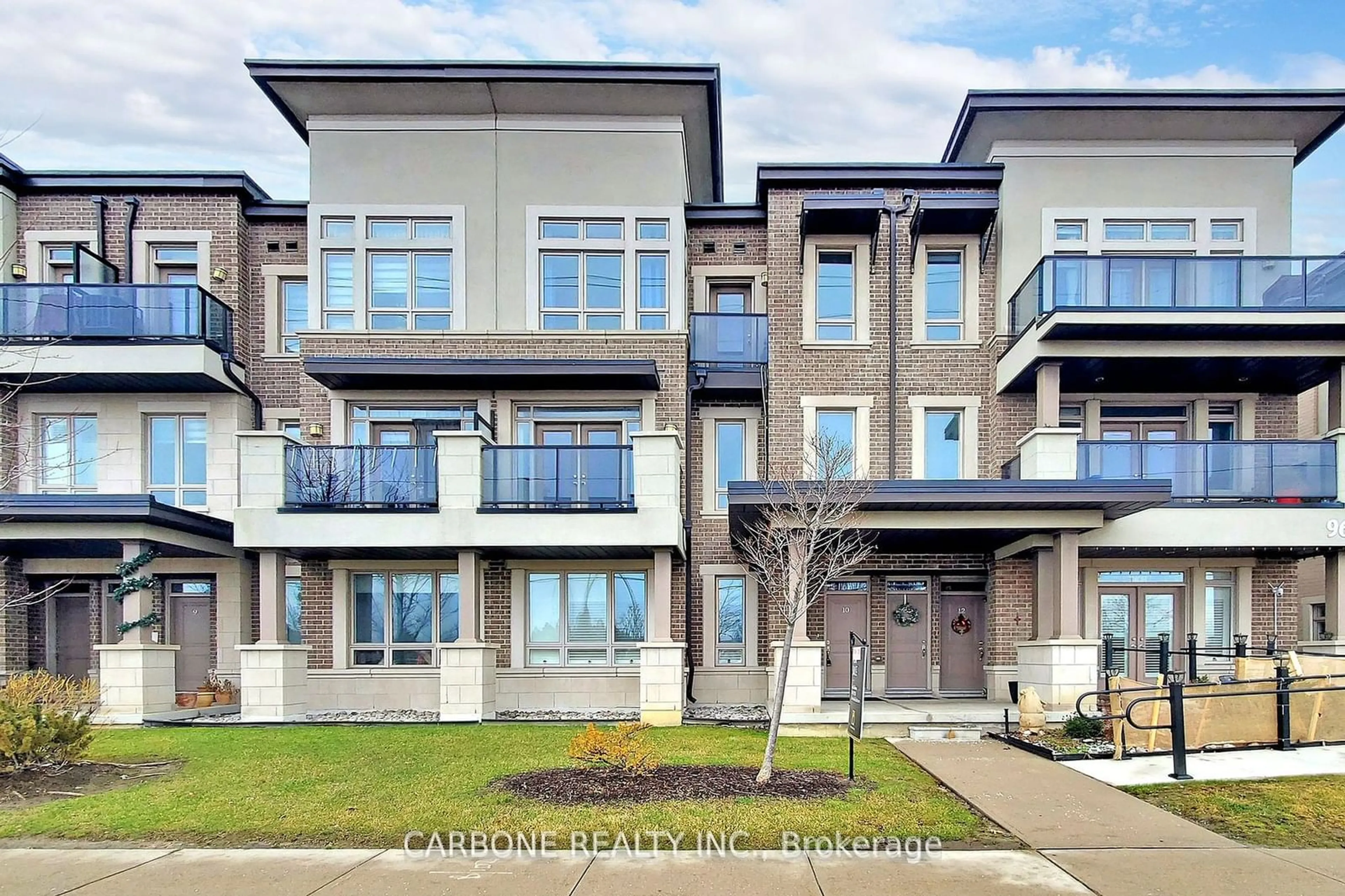 A pic from exterior of the house or condo, the street view for 9621 Jane St #10, Vaughan Ontario L6A 5G5