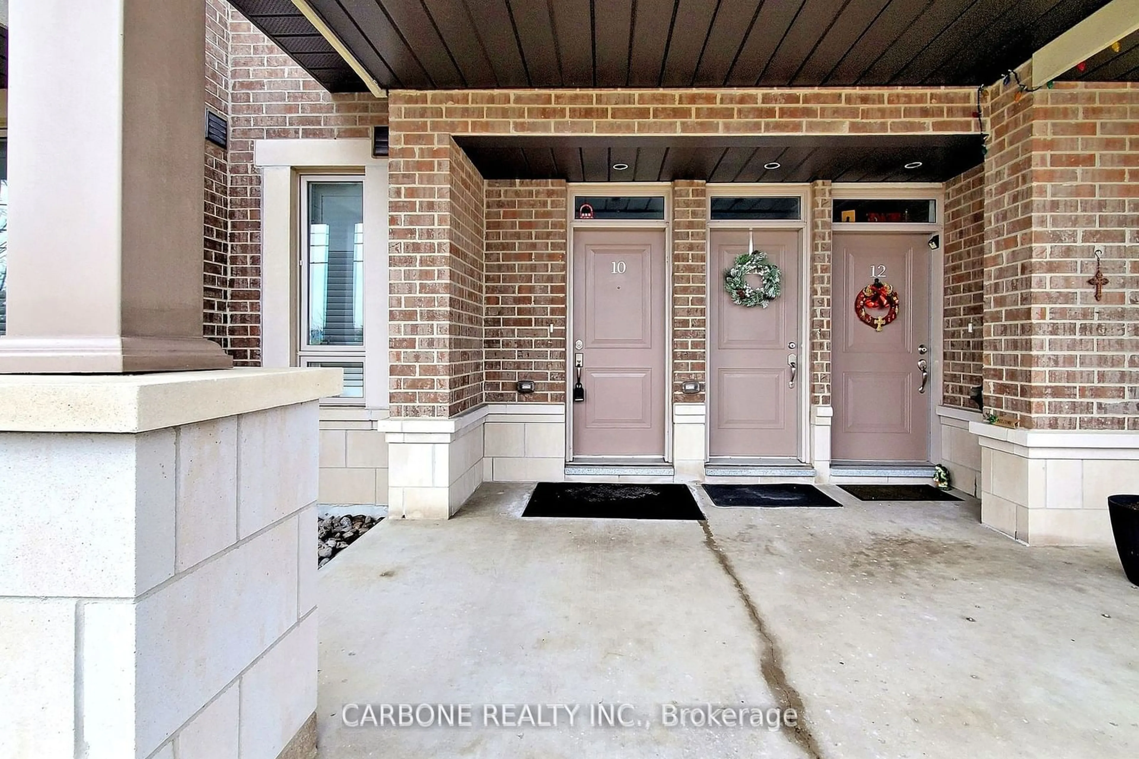 Indoor entryway, cement floor for 9621 Jane St #10, Vaughan Ontario L6A 5G5