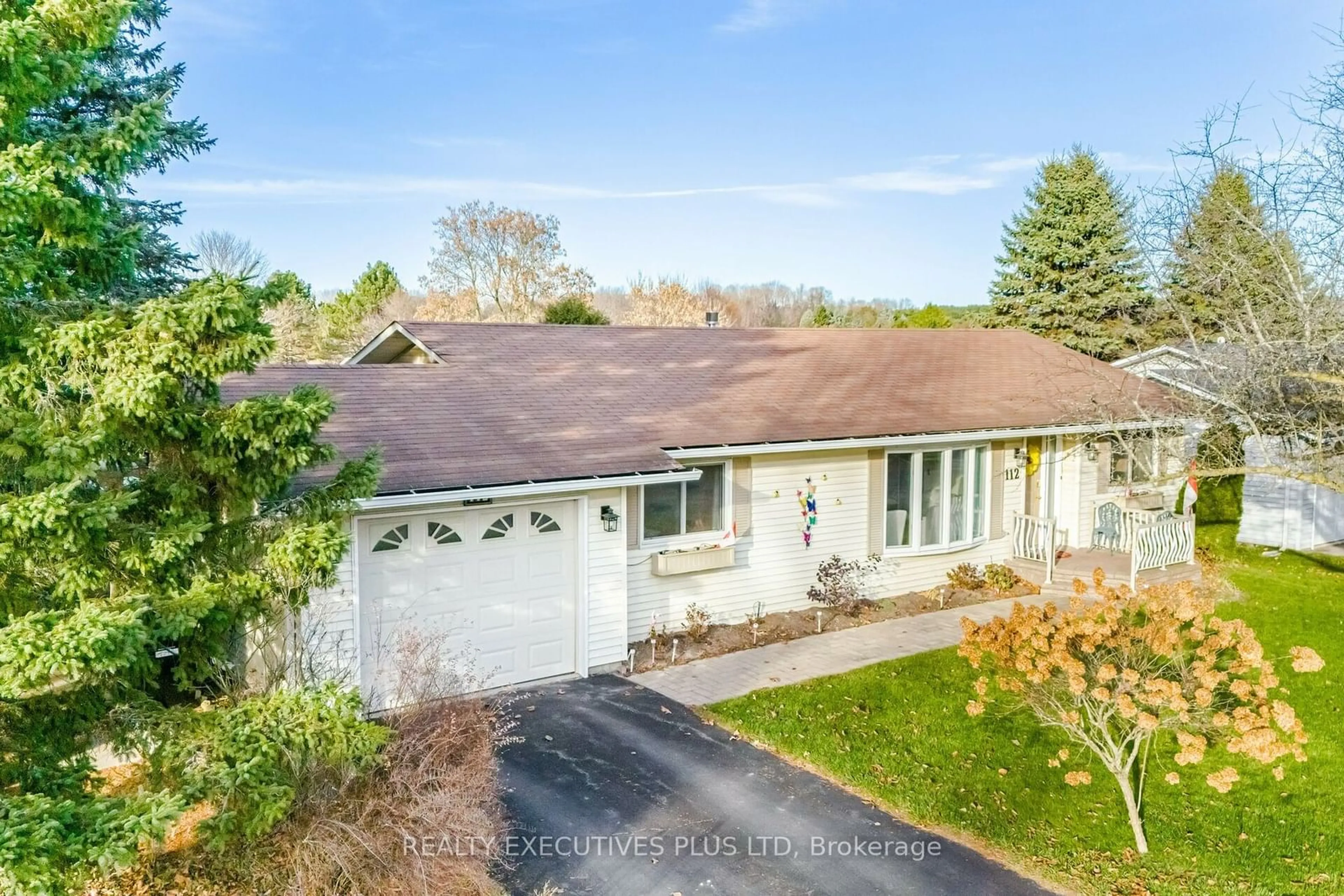 Frontside or backside of a home, cottage for 112 Tecumseth Pines Dr, New Tecumseth Ontario L0G 1W0