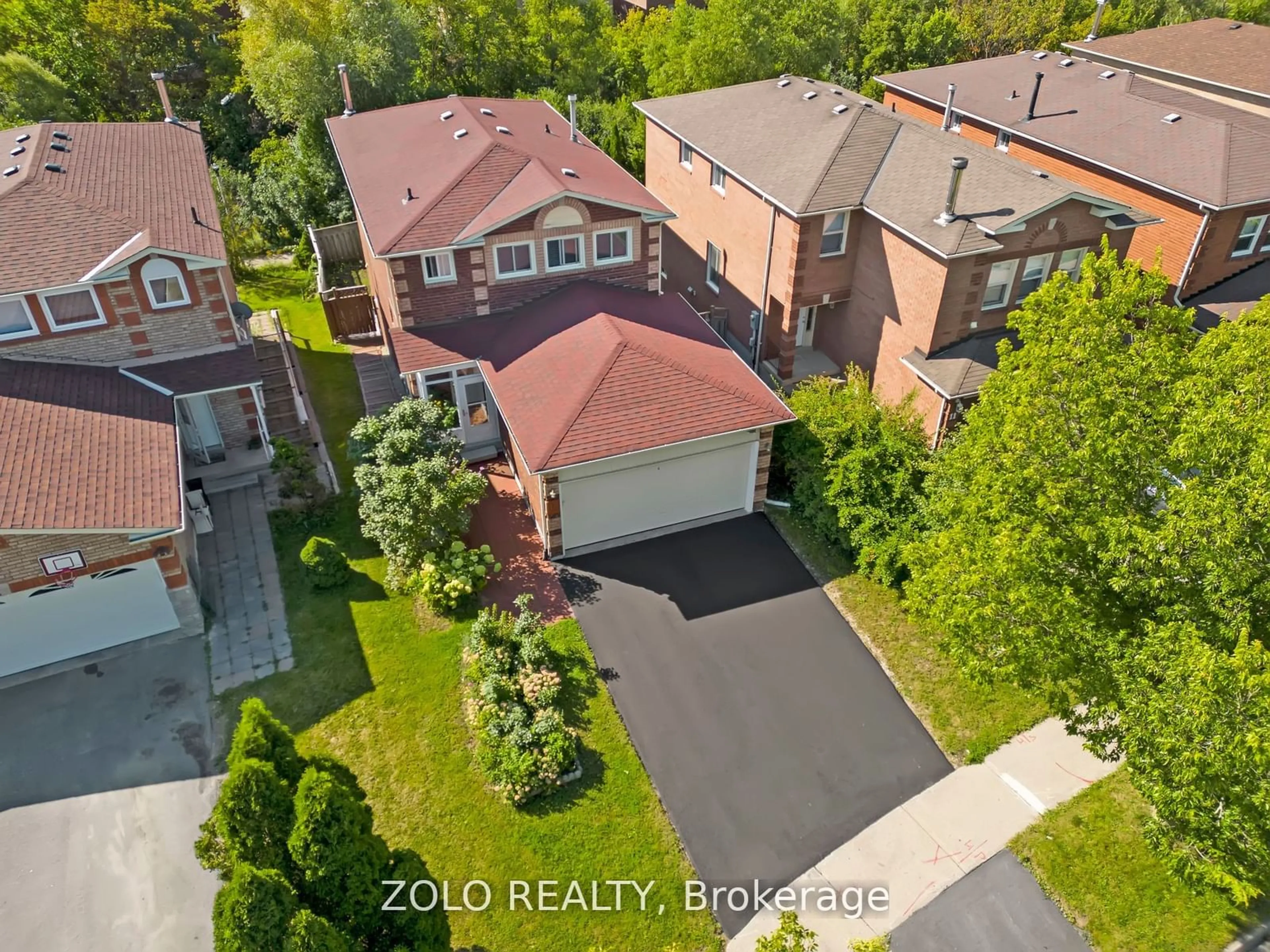 Frontside or backside of a home, the street view for 15 Squire Dr, Richmond Hill Ontario L4S 1C4