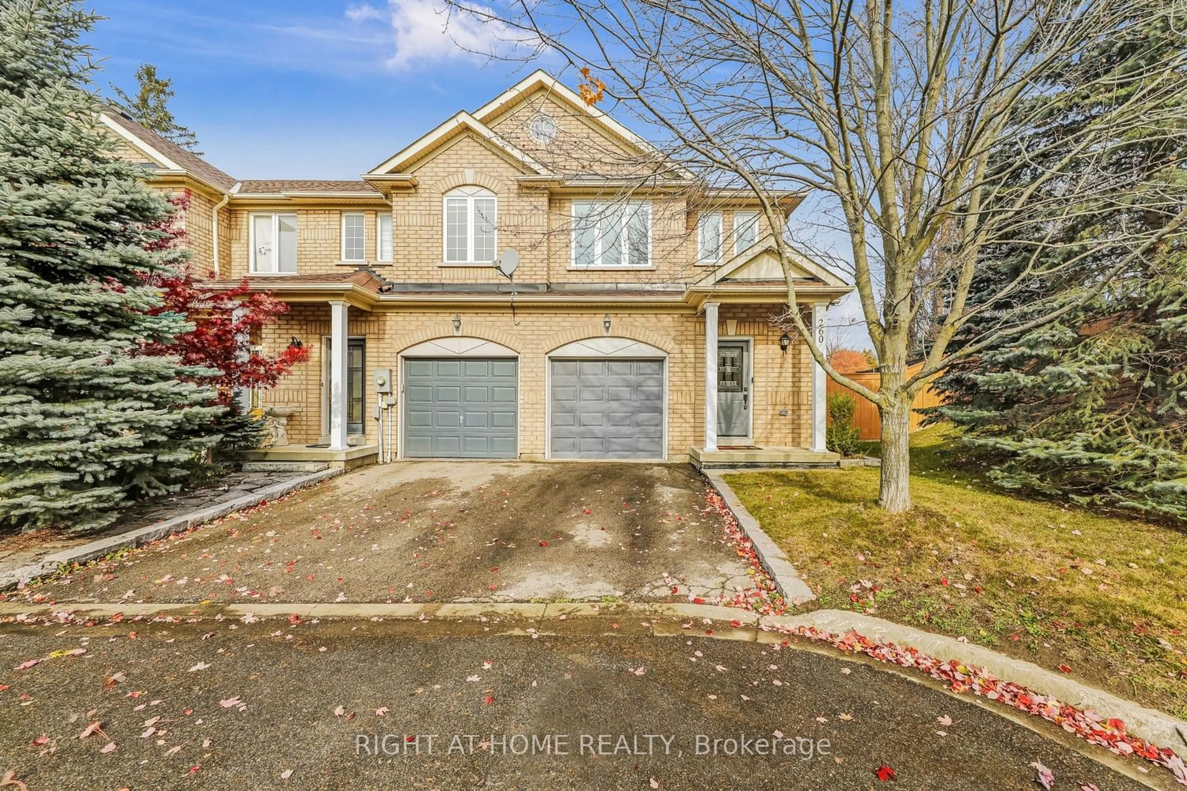 A pic from exterior of the house or condo, the street view for 260 Tom Taylor Cres, Newmarket Ontario L3X 3E8