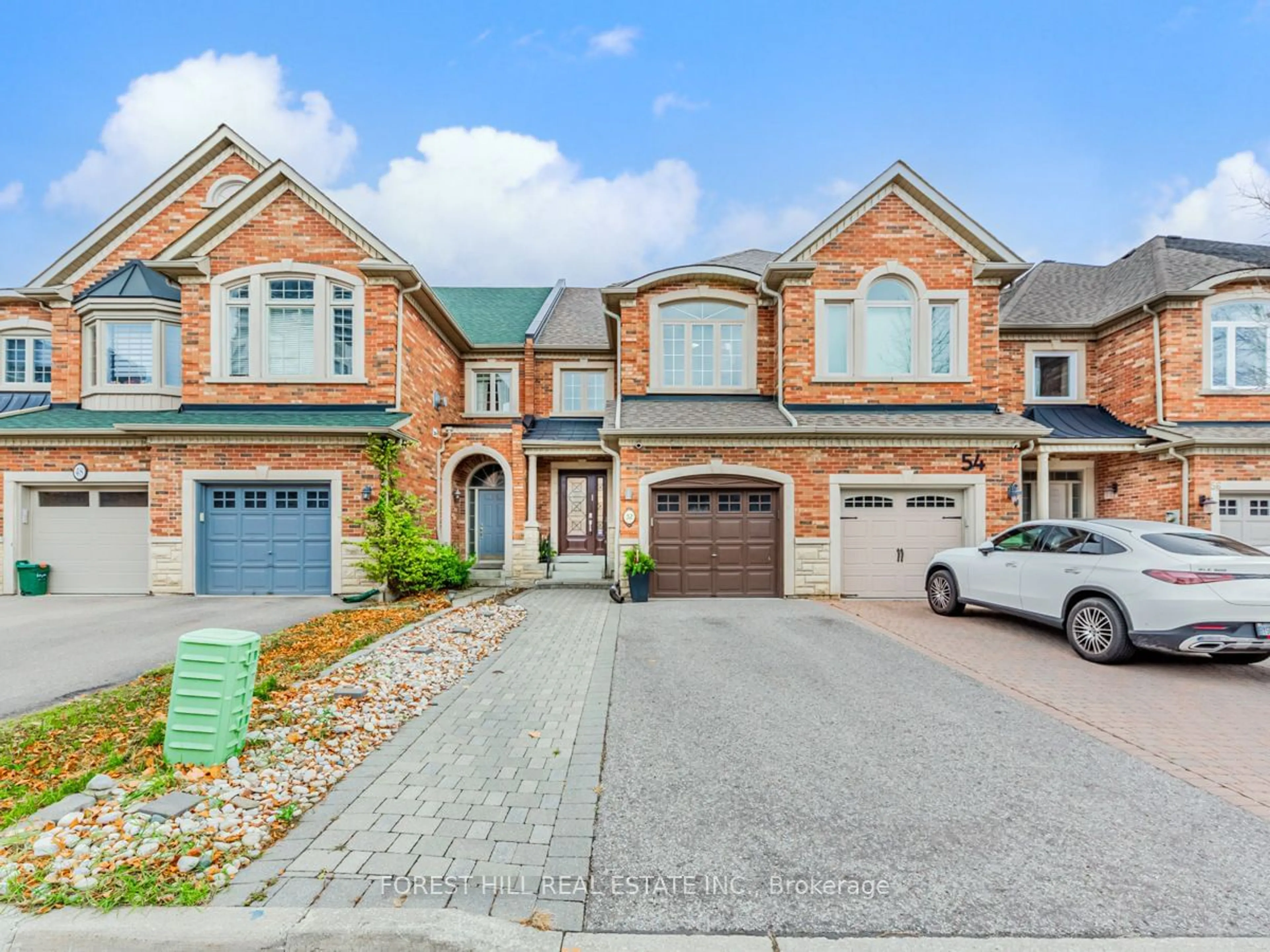 Home with brick exterior material for 52 Kingsbridge Circ, Vaughan Ontario L4J 8N7