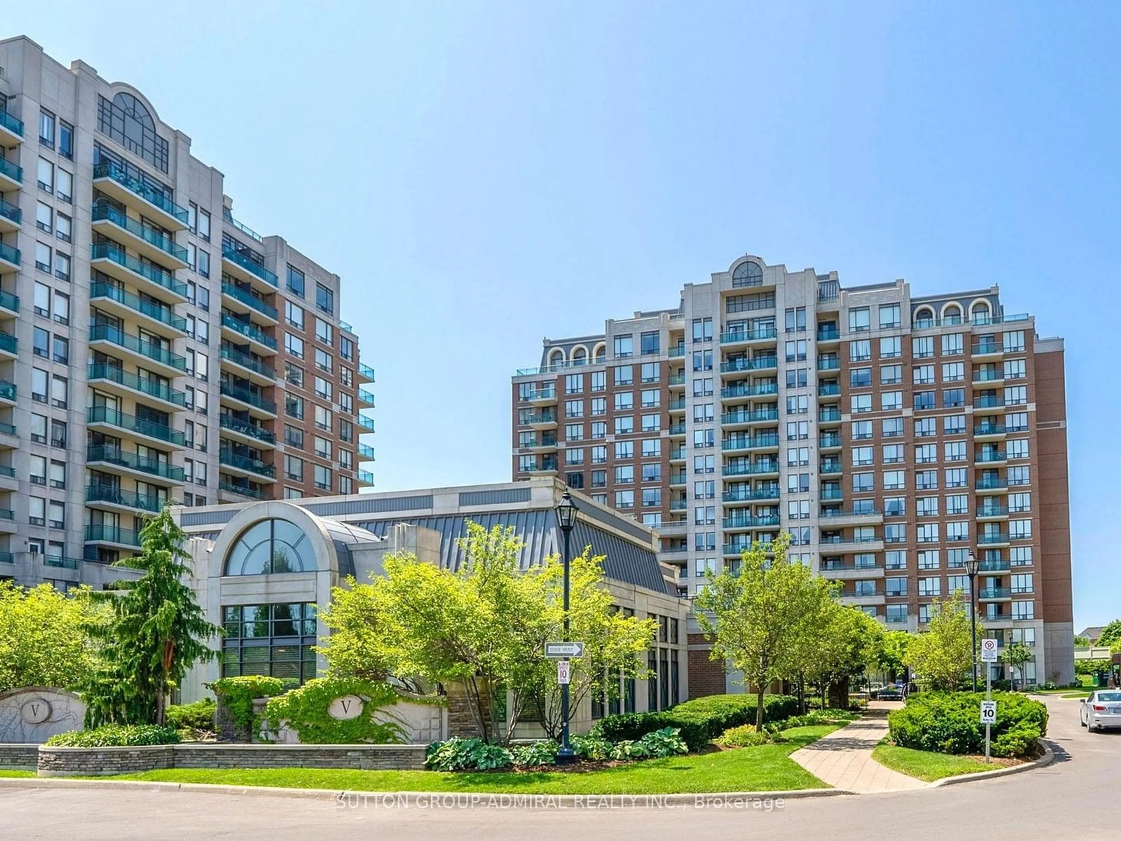 A pic from exterior of the house or condo, the front or back of building for 330 Red Maple Rd #1203, Richmond Hill Ontario L4C 0T6