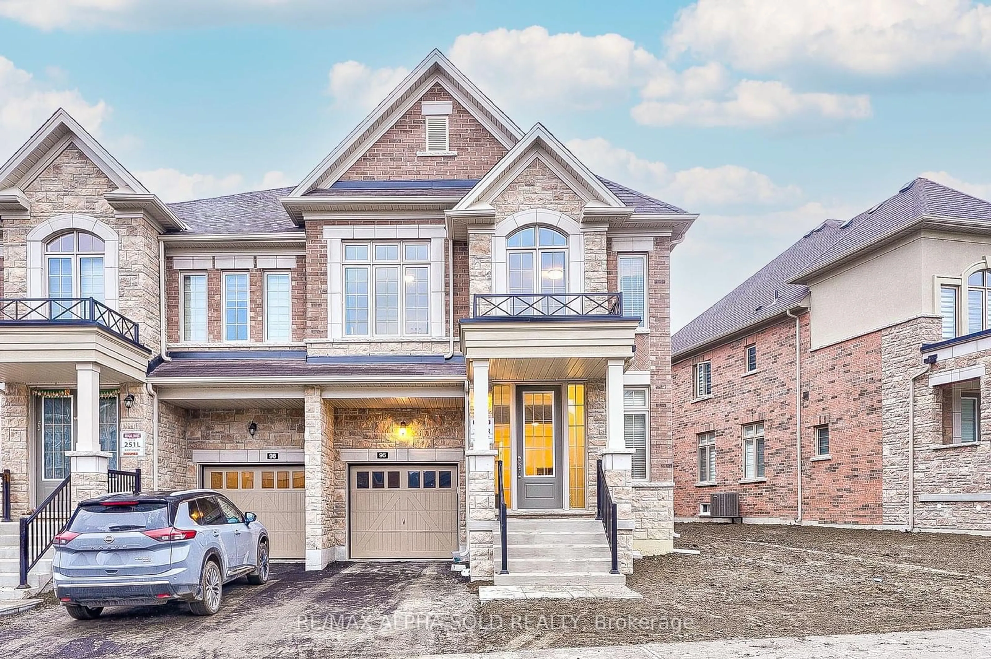 Home with brick exterior material for 96 Kentledge Ave, East Gwillimbury Ontario L9N 0V9