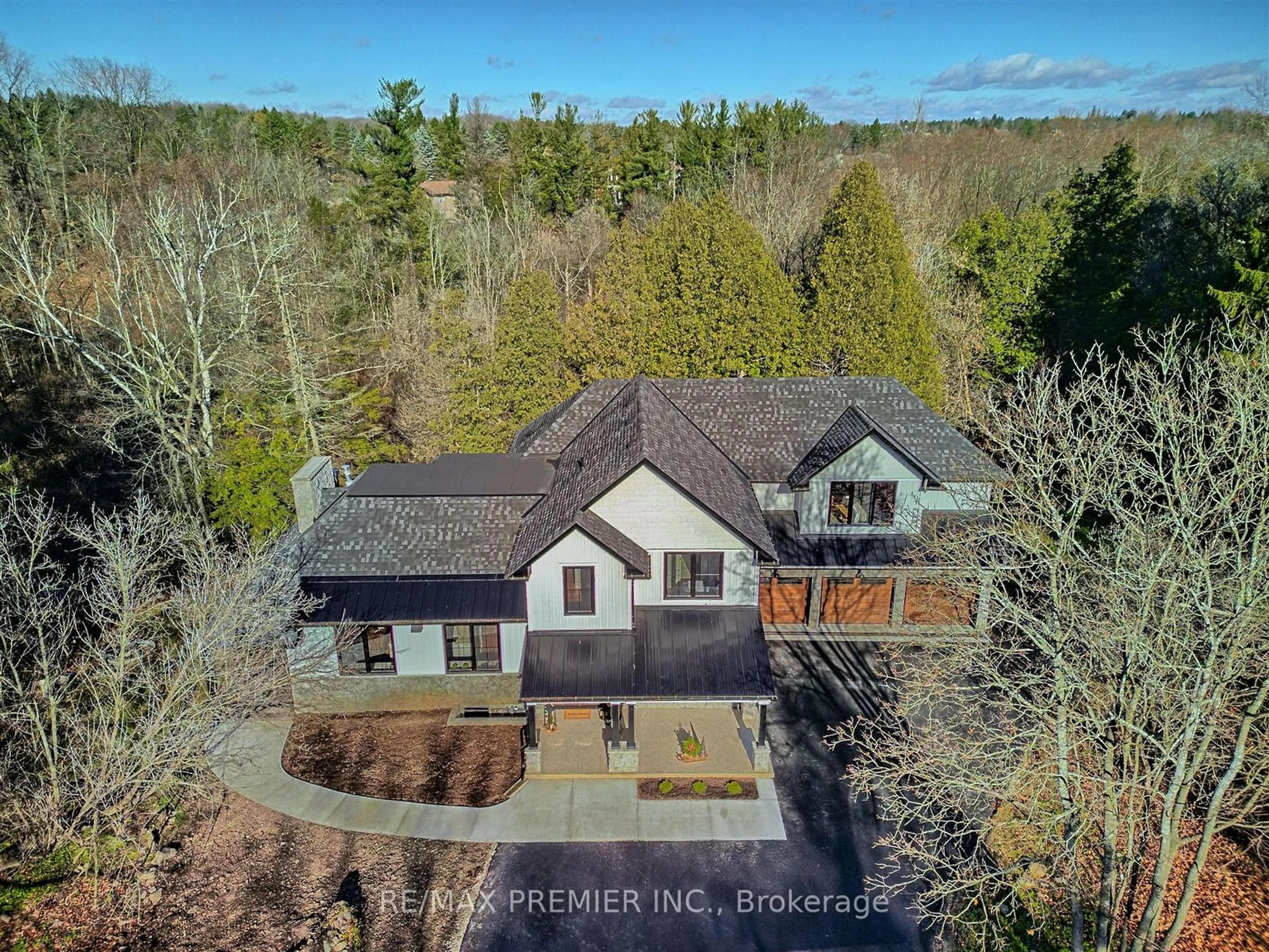 Frontside or backside of a home, cottage for 250 Melrose Ave, King Ontario L7B 1J7