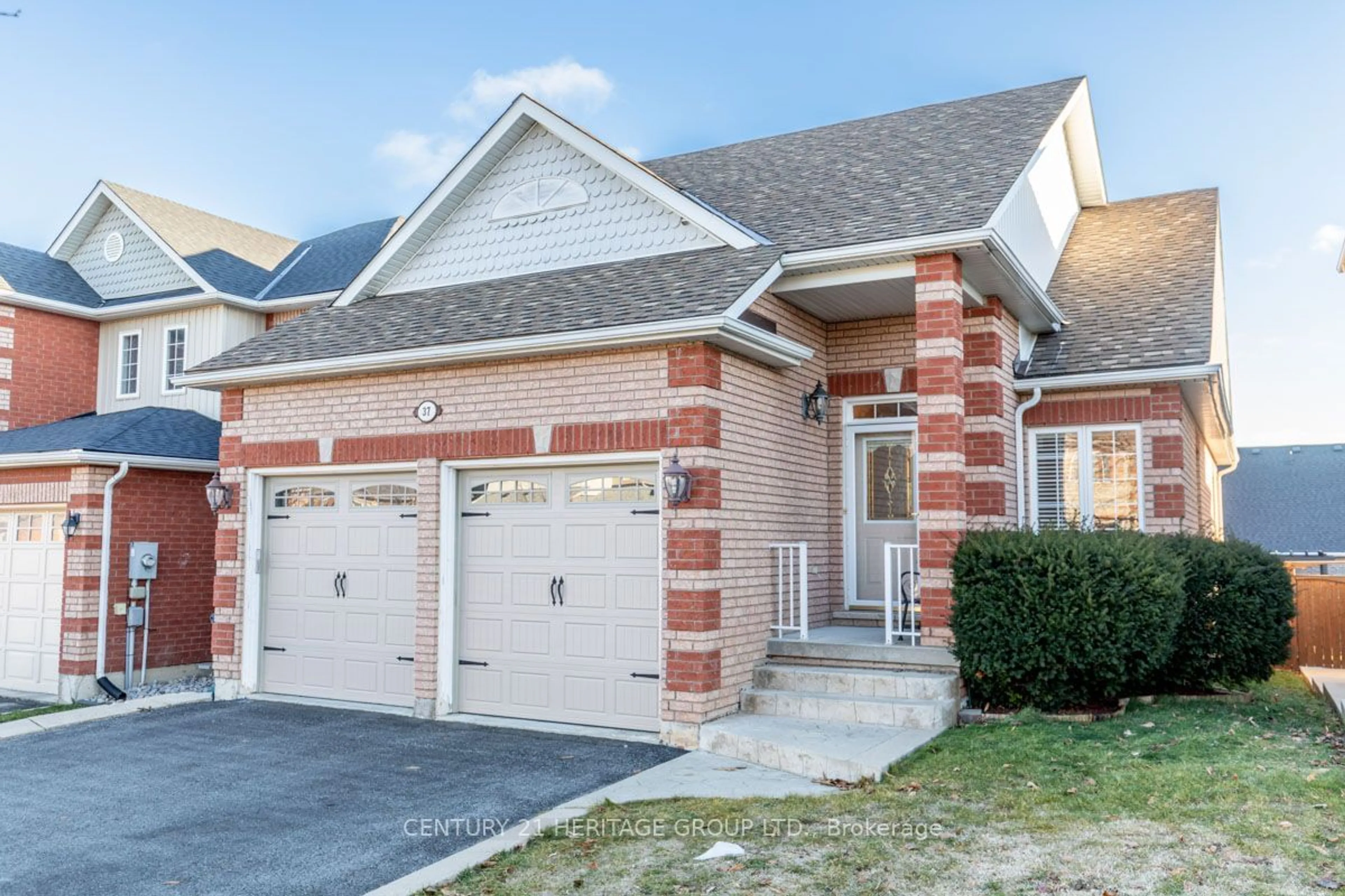 Home with brick exterior material for 37 Highland Terr, Bradford West Gwillimbury Ontario L3Z 3E9