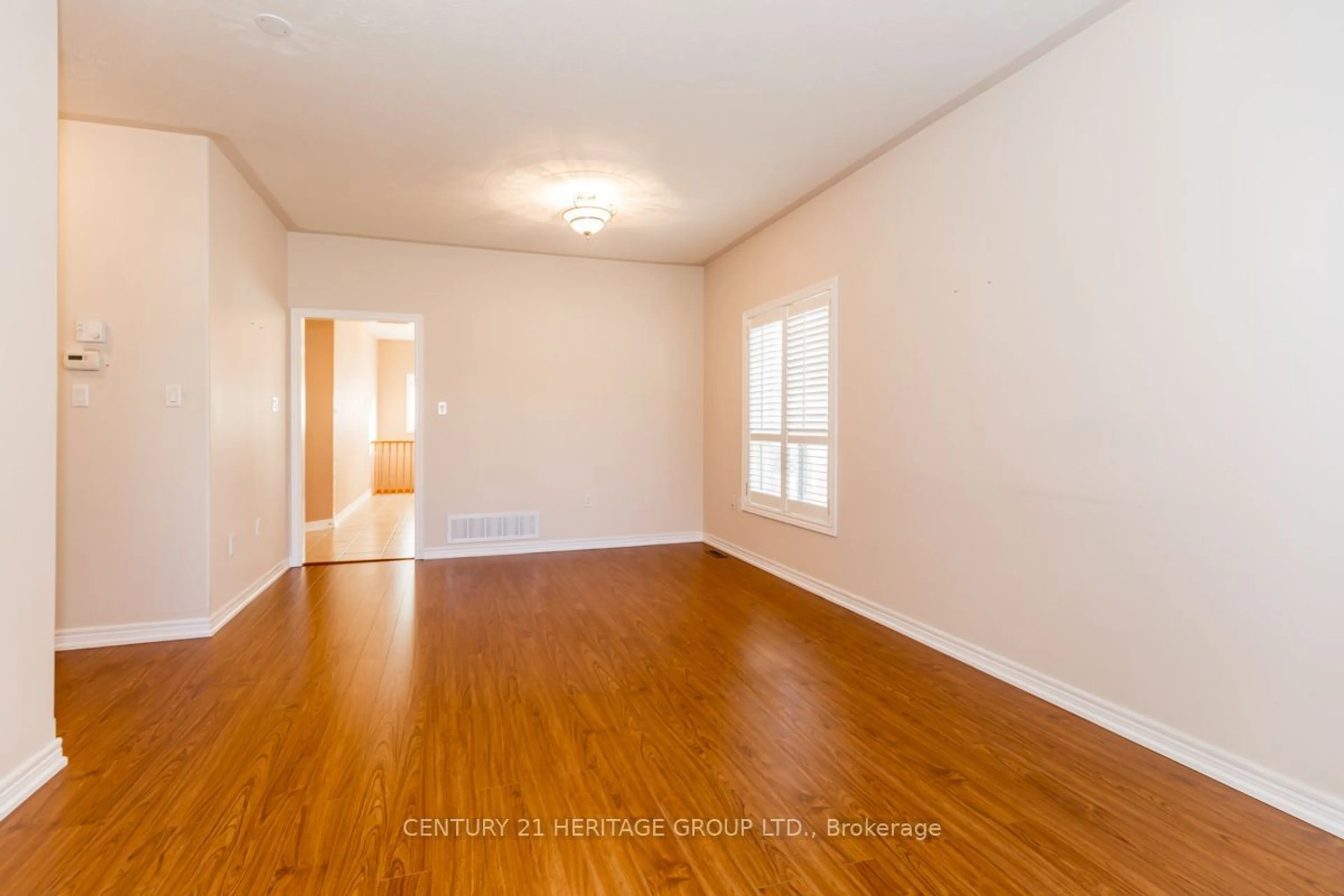 A pic of a room, wood floors for 37 Highland Terr, Bradford West Gwillimbury Ontario L3Z 3E9