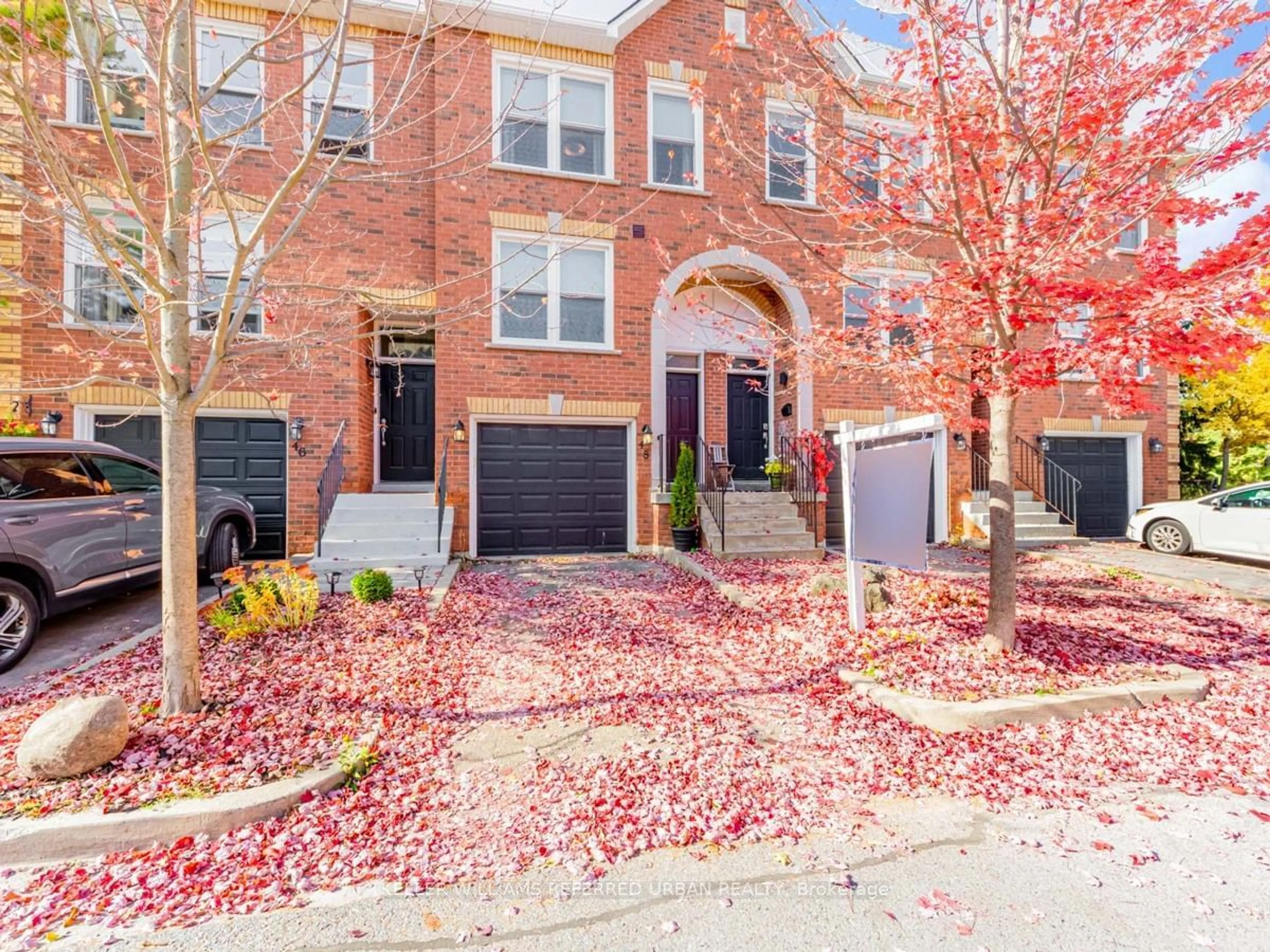 A pic from exterior of the house or condo, the street view for 48 Wyatt Lane, Aurora Ontario L4G 7E4