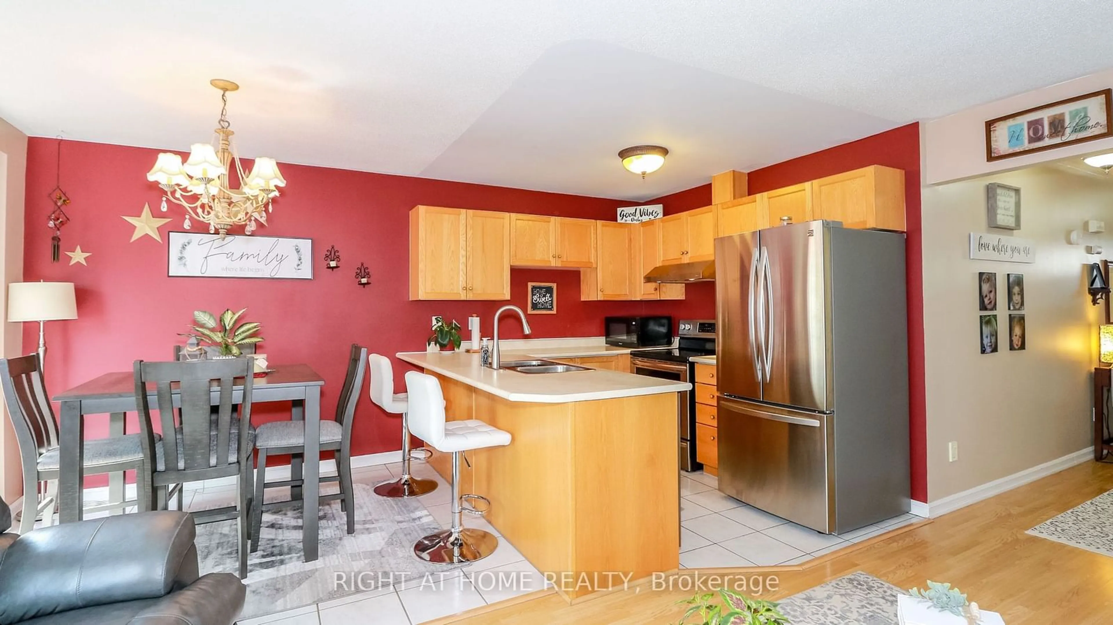 Open concept kitchen for 44 Parkside Cres, Essa Ontario L3W 0K9