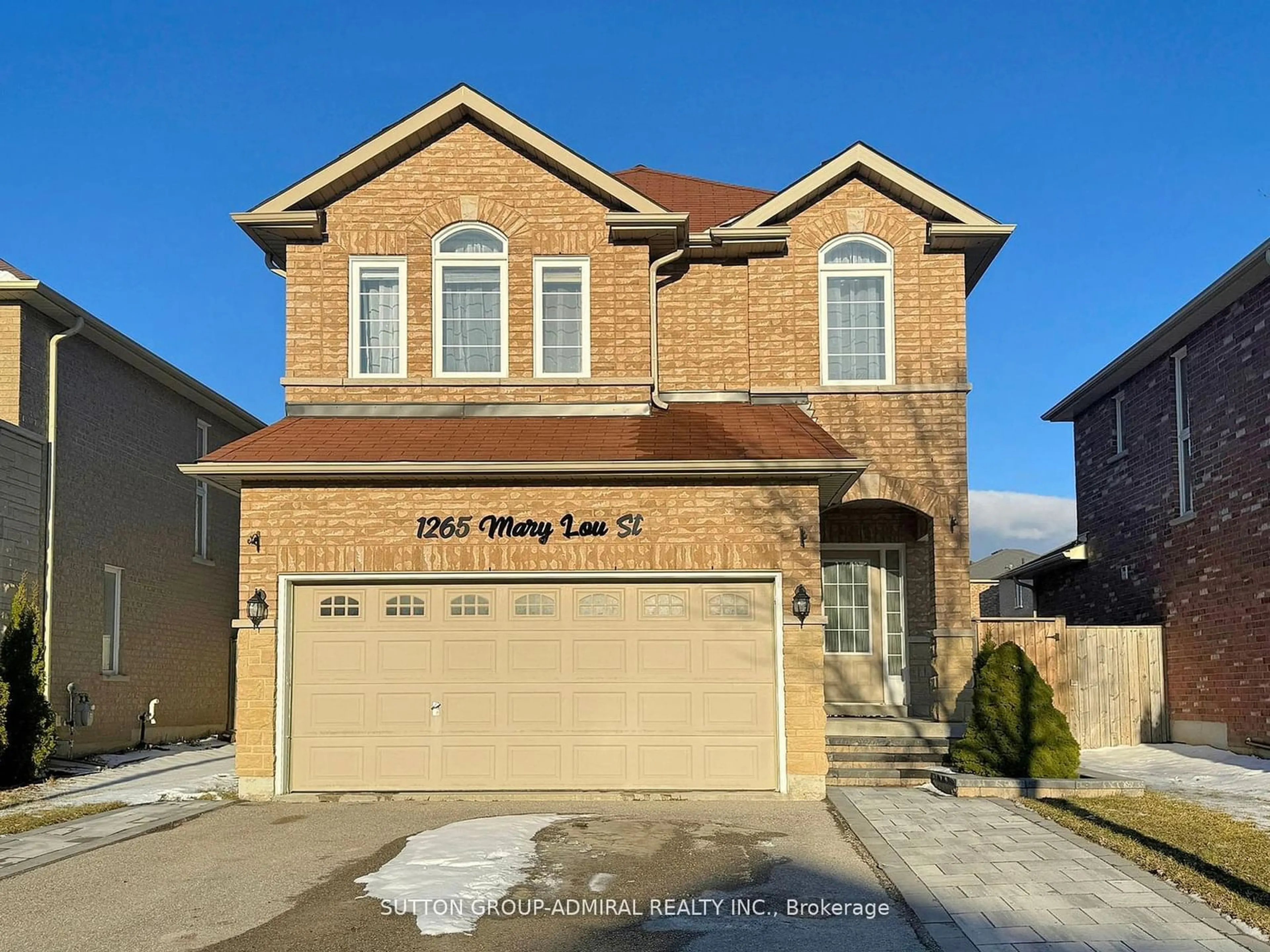 Frontside or backside of a home, the street view for 1265 Mary-Lou St, Innisfil Ontario L9S 0C2