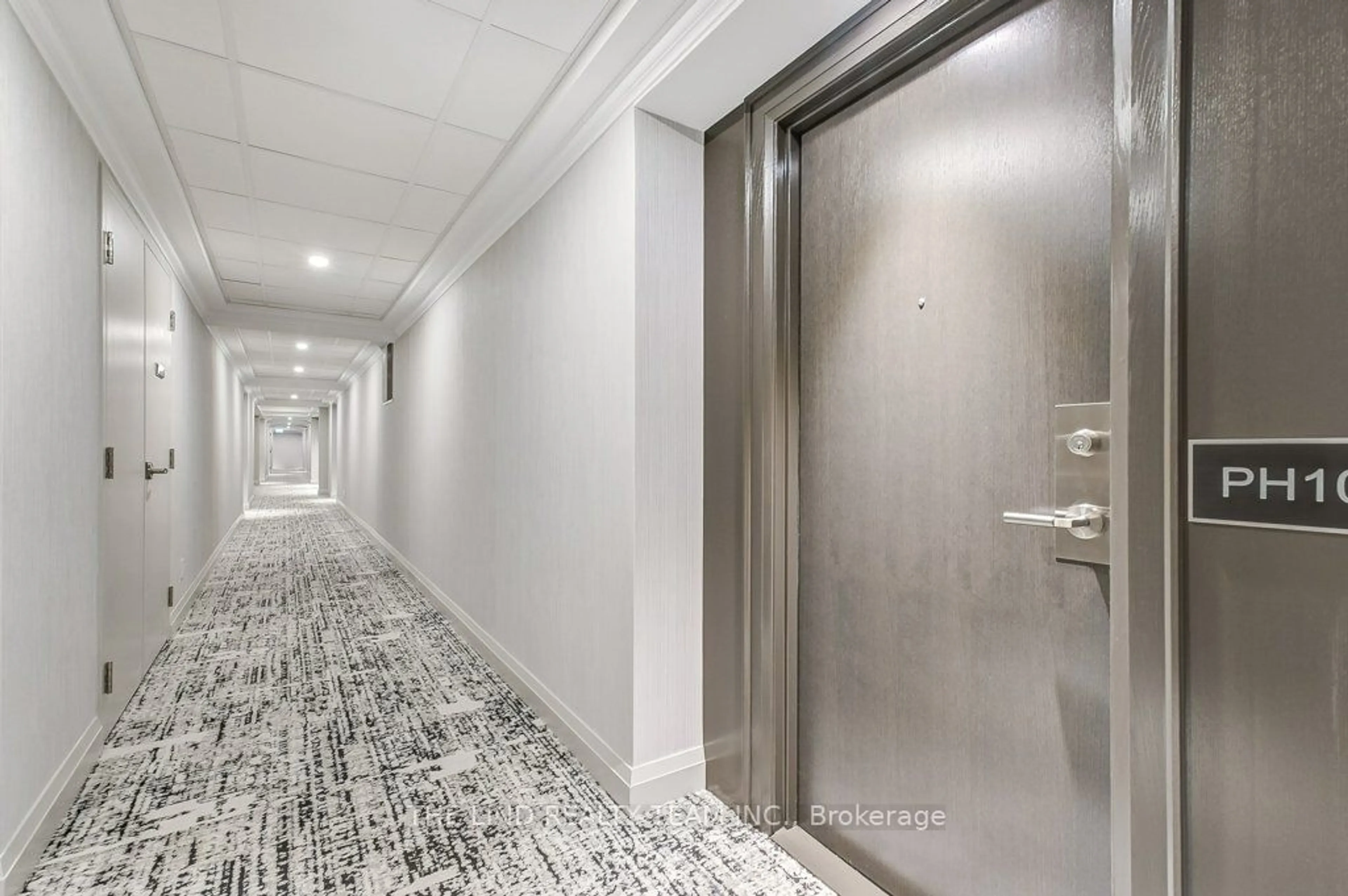 Indoor foyer, unknown floor for 29 Northern Heights Dr #PH 10, Richmond Hill Ontario L4B 4L8