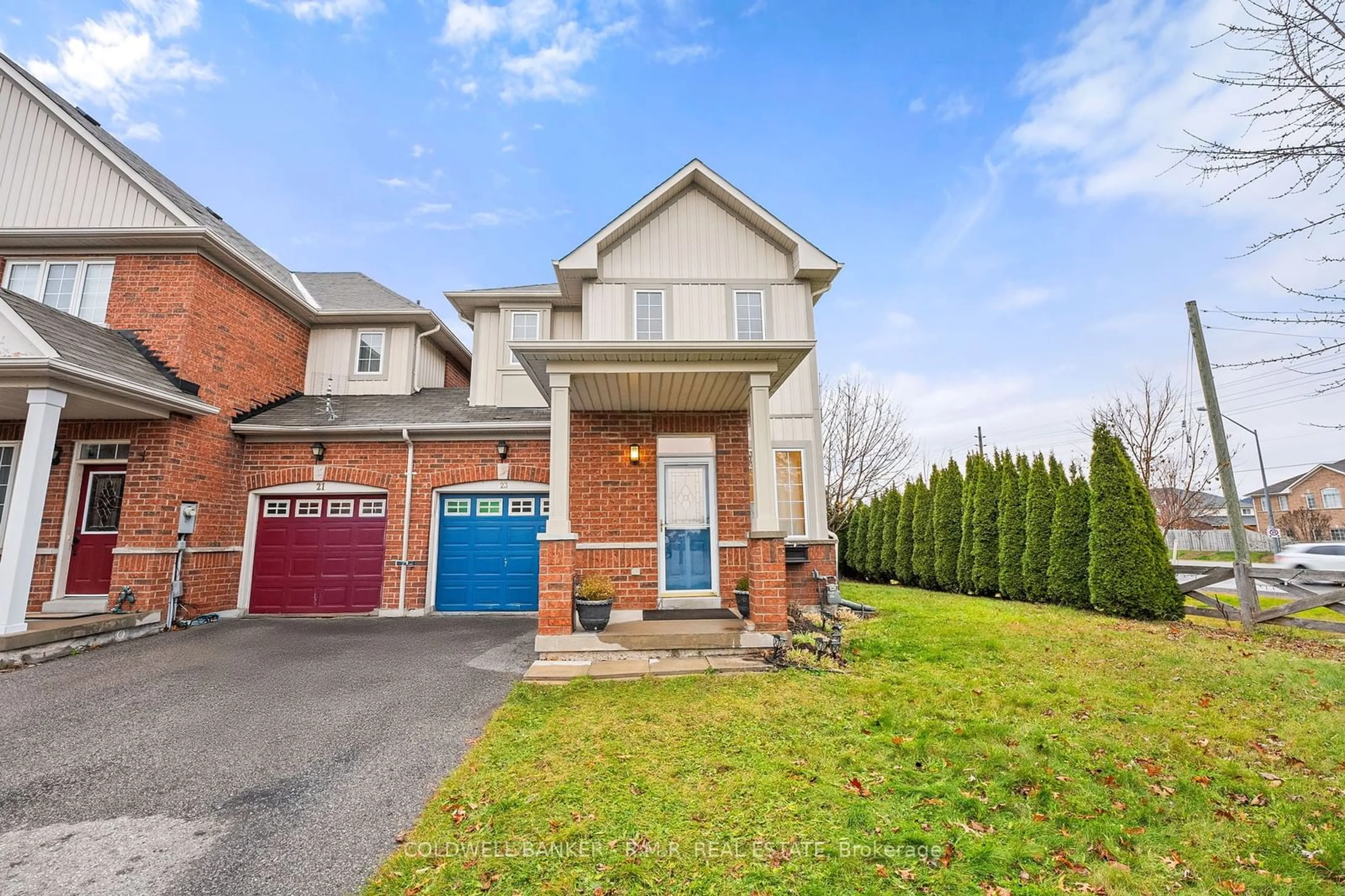 Frontside or backside of a home, cottage for 23 Barnwood Dr, Richmond Hill Ontario L4E 5A3